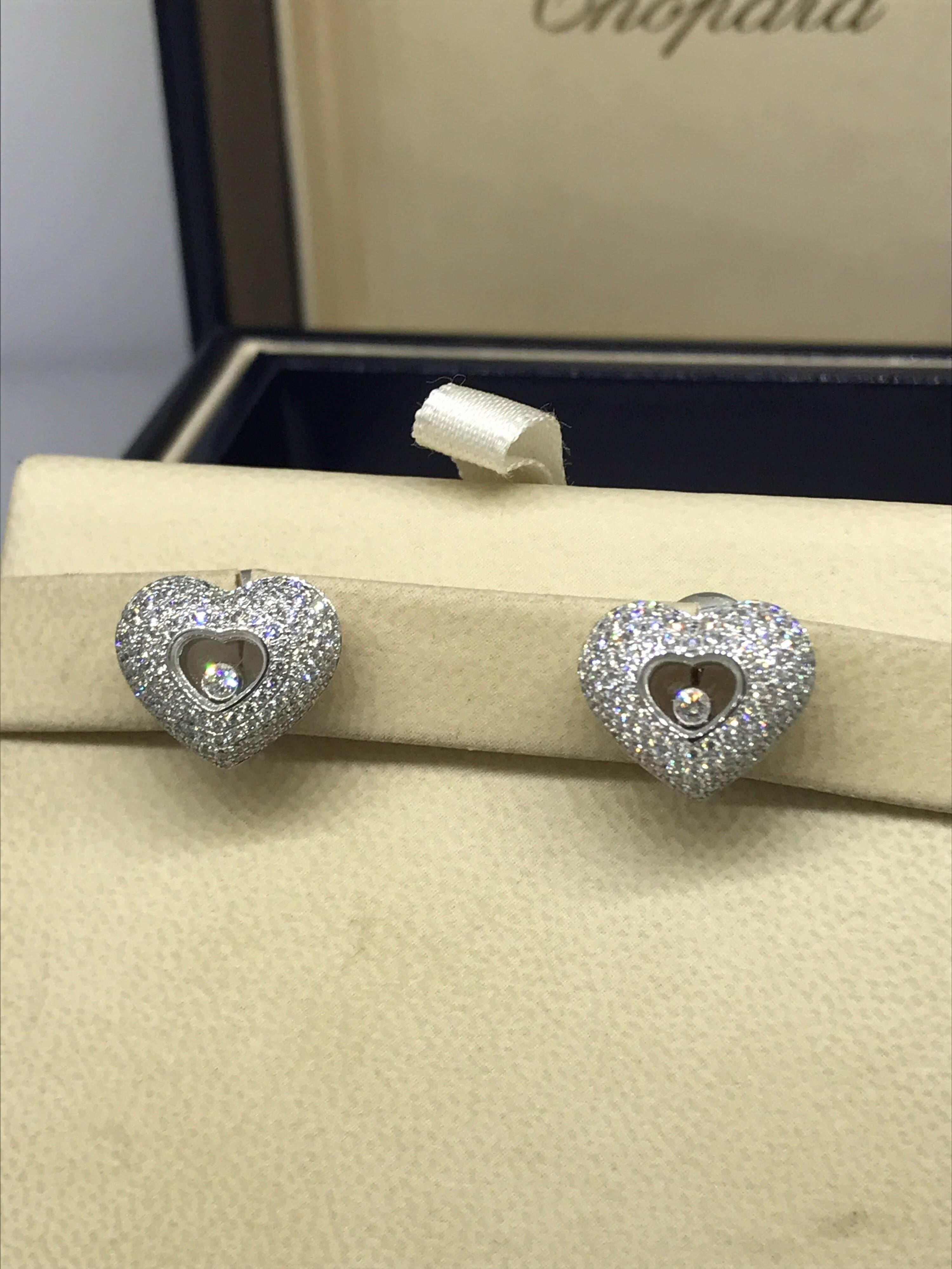 Women's Chopard Happy Diamonds Hearts 18 Karat Gold Pave Diamond Earrings 83/7417-1001 For Sale