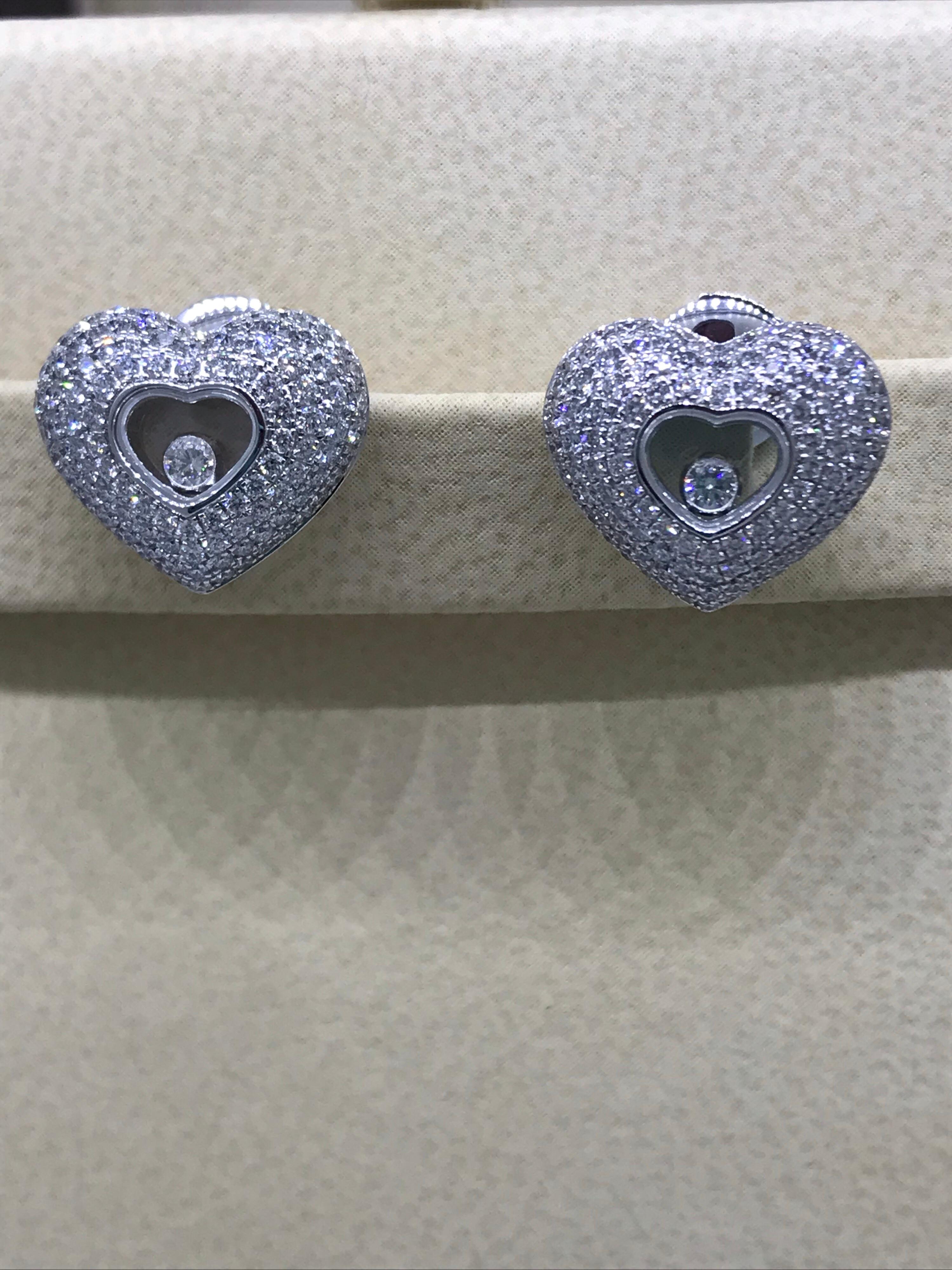 Chopard Happy Diamonds Hearts White Gold Pave Diamond Earrings 83/7417-1001 In Excellent Condition For Sale In New York, NY