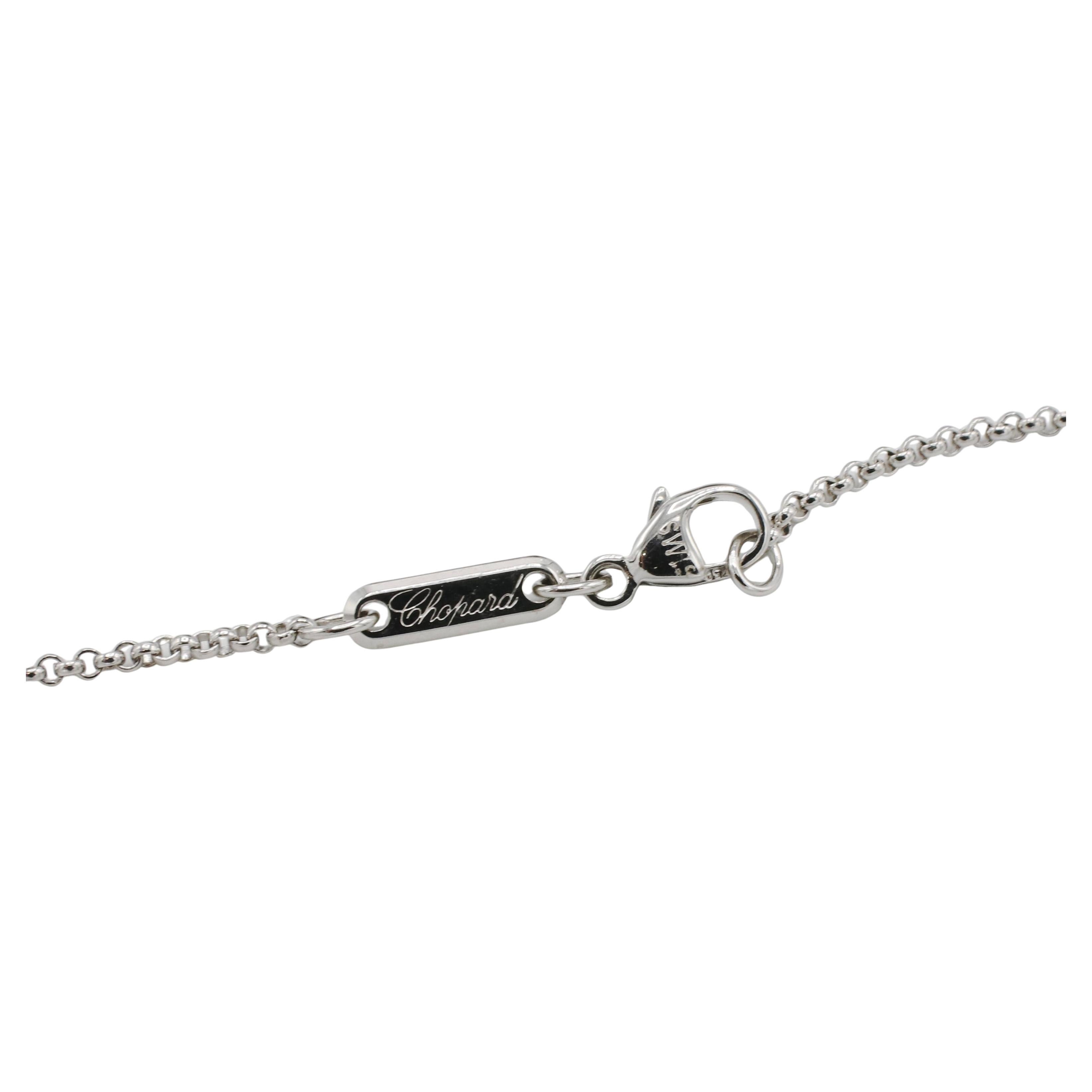 Moderno Chopard Happy Diamonds Icon 18 Karat White Gold Floating Circle Disc Necklace in vendita