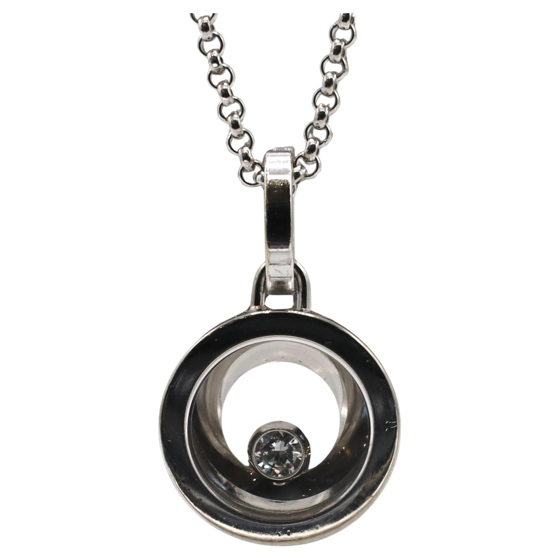 Taglio rotondo Chopard Happy Diamonds Icon 18 Karat White Gold Floating Circle Disc Necklace in vendita