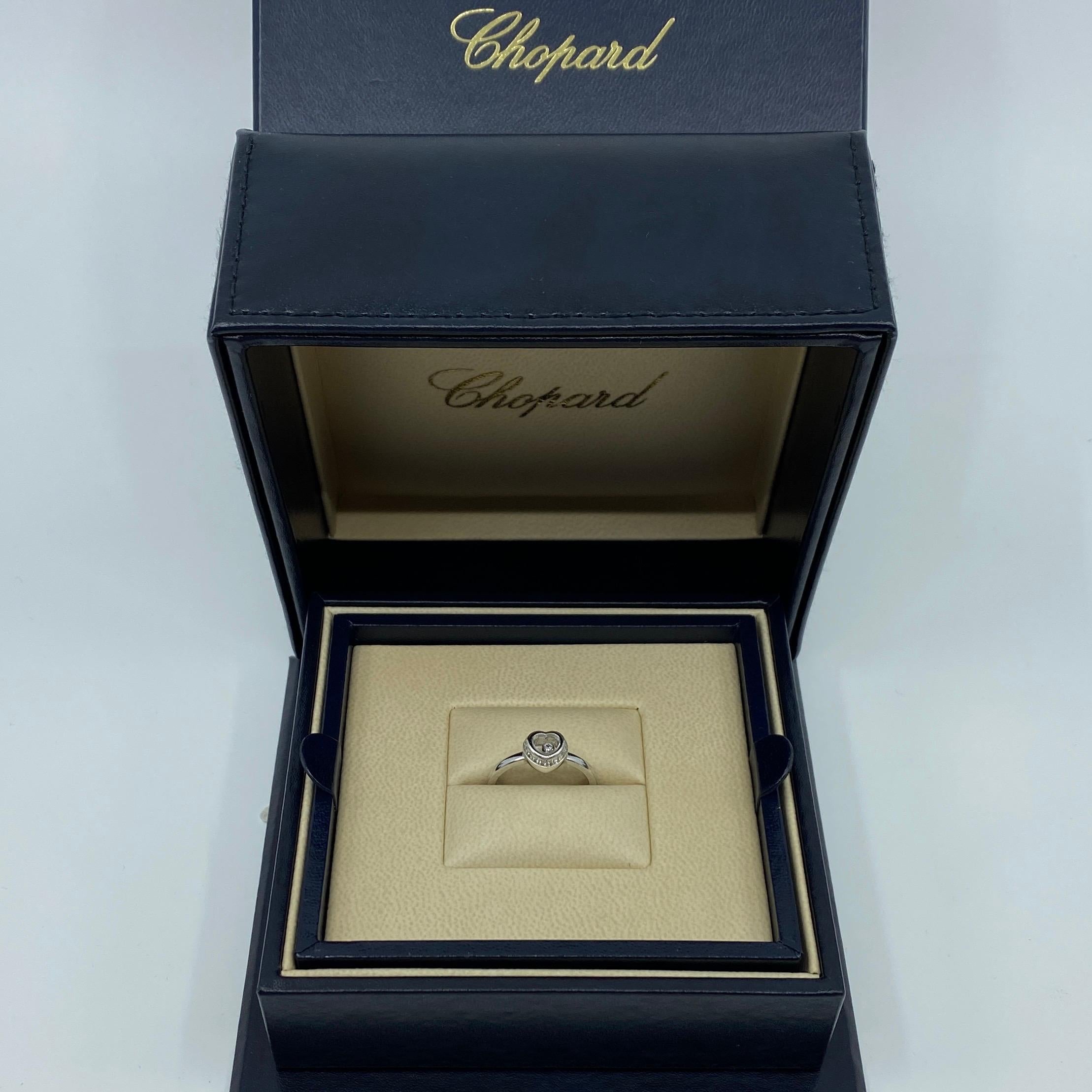 Diamant-Akzente von Chopard Happy Diamonds Icon 18 Karat Weißgold Herz-Ring (Rundschliff)