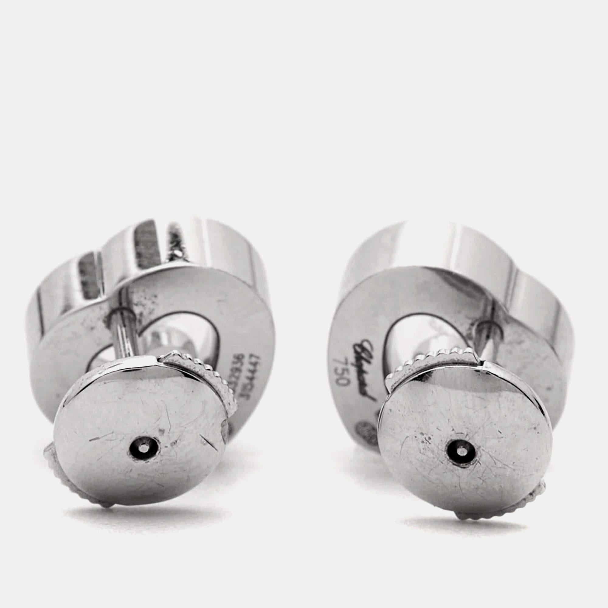 Contemporary Chopard Happy Diamonds Icon Diamond 18k White Gold Stud Earrings For Sale