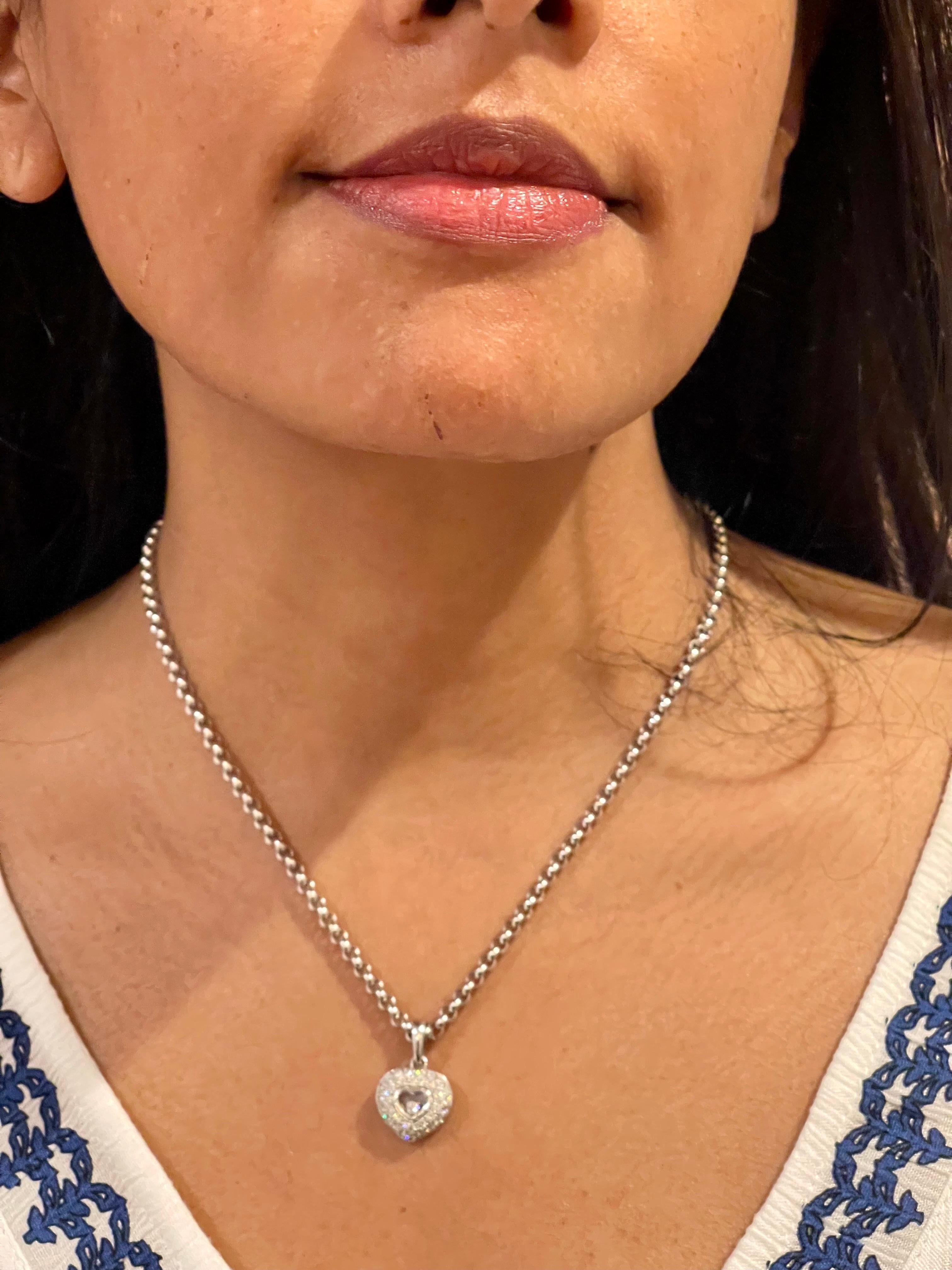 Chopard Happy Diamonds Icons Heart Diamond Pendant Necklace 18K W/Gold 0.95 CTW For Sale 10