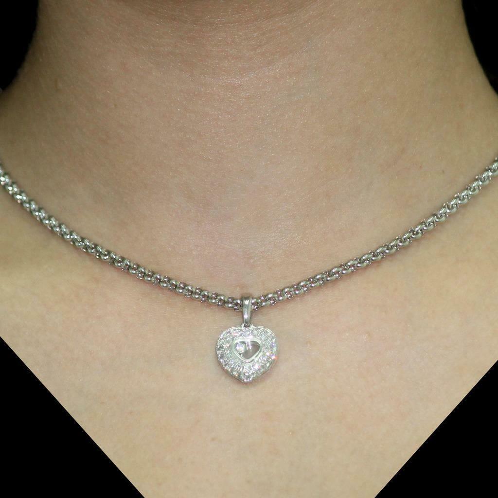 Chopard Happy Diamonds Icons Heart Diamond Pendant Necklace 18K W/Gold 0.95 CTW In Excellent Condition For Sale In New York, NY