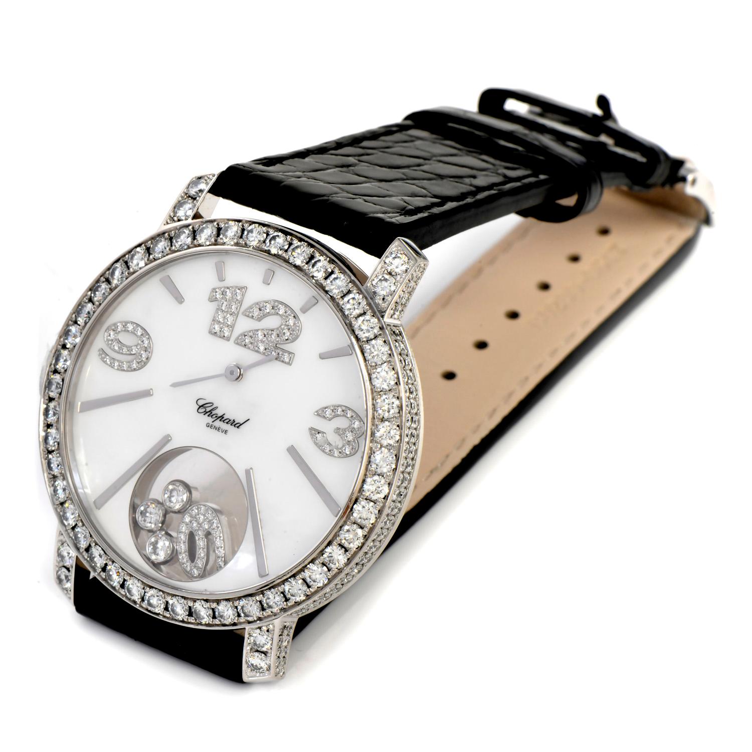 Round Cut Chopard Happy Diamonds Mother of Pearl 18K Gold REF. 4176 Wristwatch