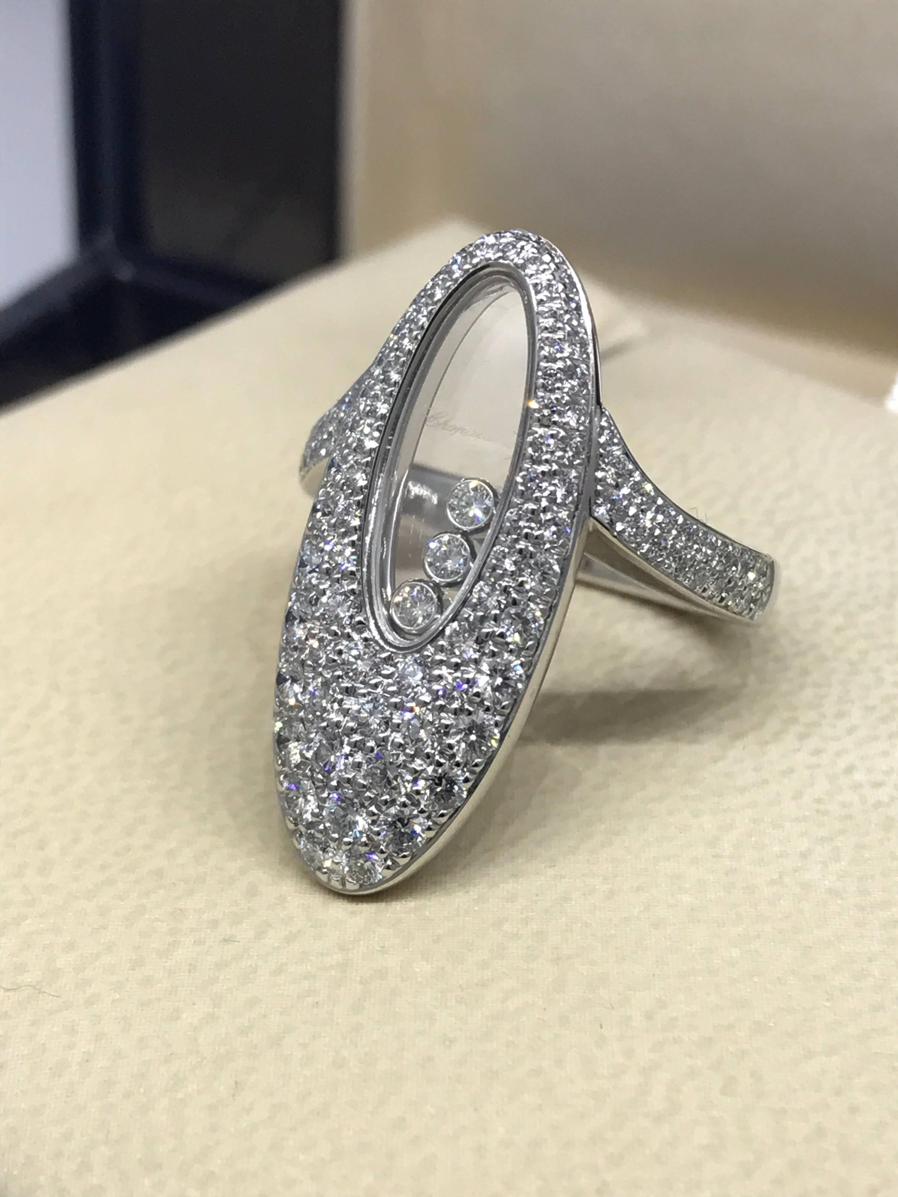 Chopard Happy Diamonds Oval Ring

Model Number: 82/7782-1210

100% Authentic

Brand New

Comes with original Chopard box, certificate of authenticity and warranty and jewels manual

18 Karat White Gold (12.10gr)

106 Diamonds on the Ring (1.20