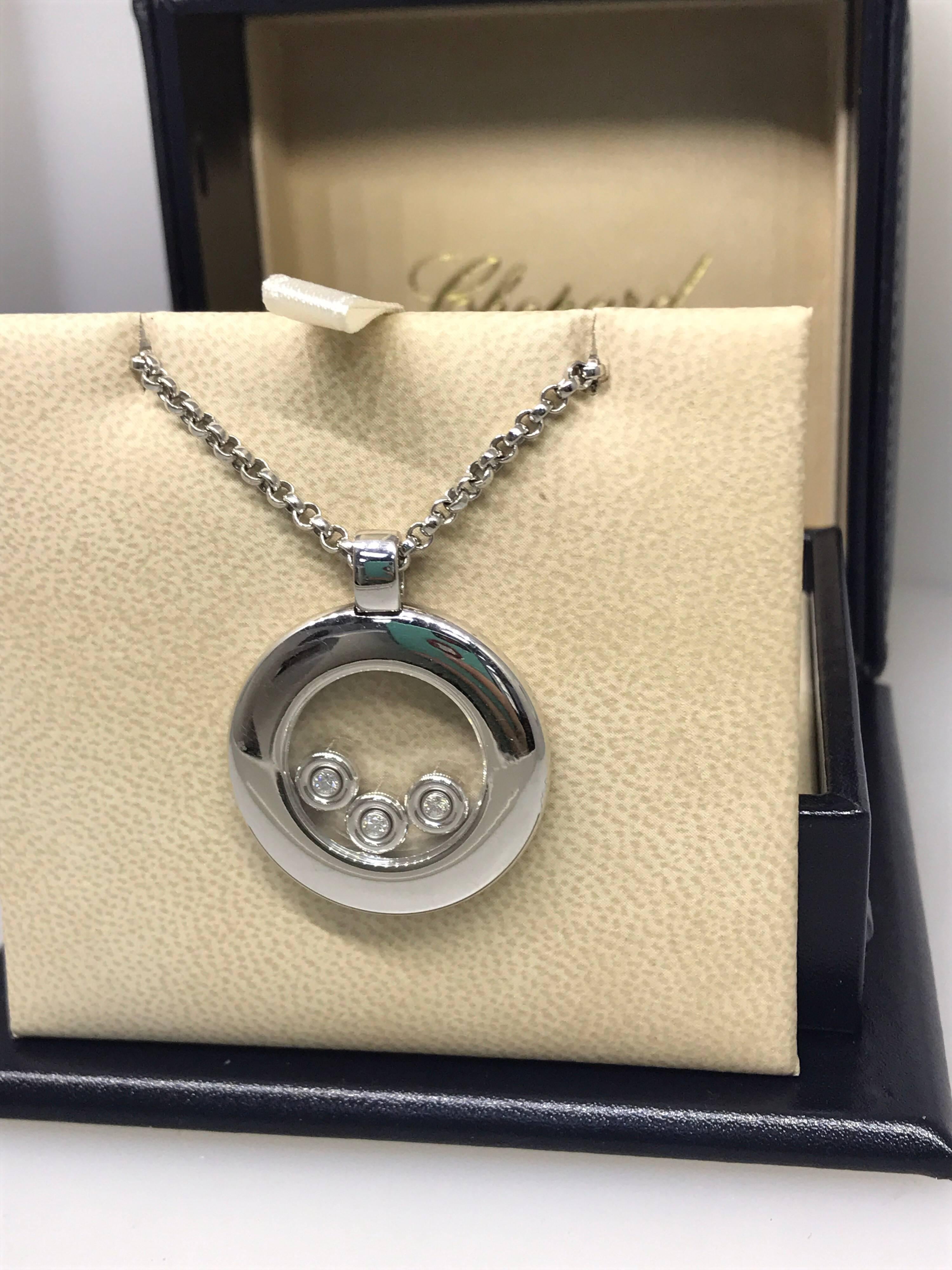 Chopard Happy Diamonds Round Circle Pendant / Necklace

Model Number: 79/7210-1001

100% Authentic

Brand New

Comes with original Chopard box, certificate of authenticity and warranty, and jewels manual

18 Karat White Gold (32.5gr)

3 Floating