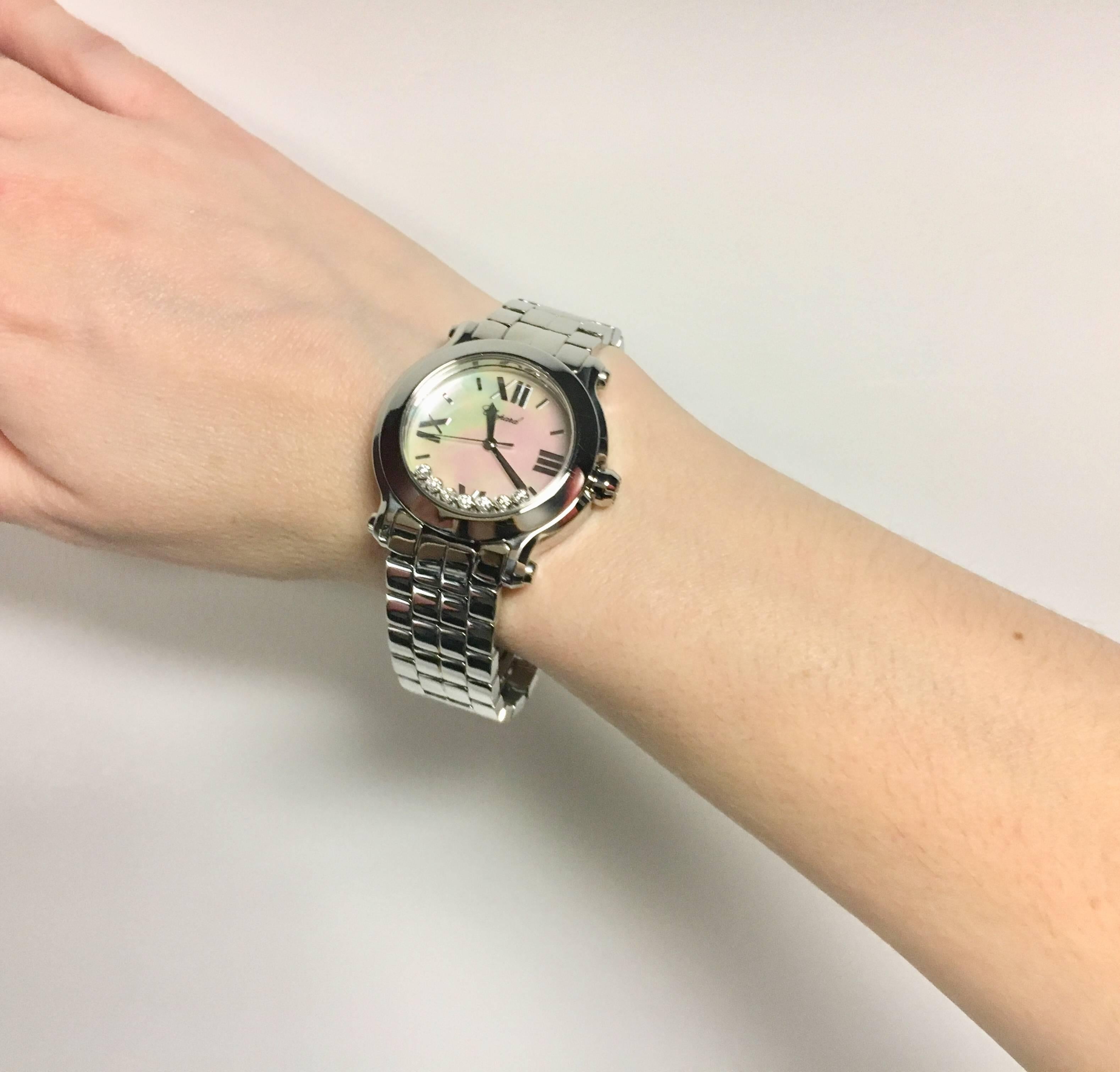 Chopard stainless steel Happy Sport Mother-of-Pearl Dial quartz Wristwatch   In Excellent Condition For Sale In Ottawa, Ontario