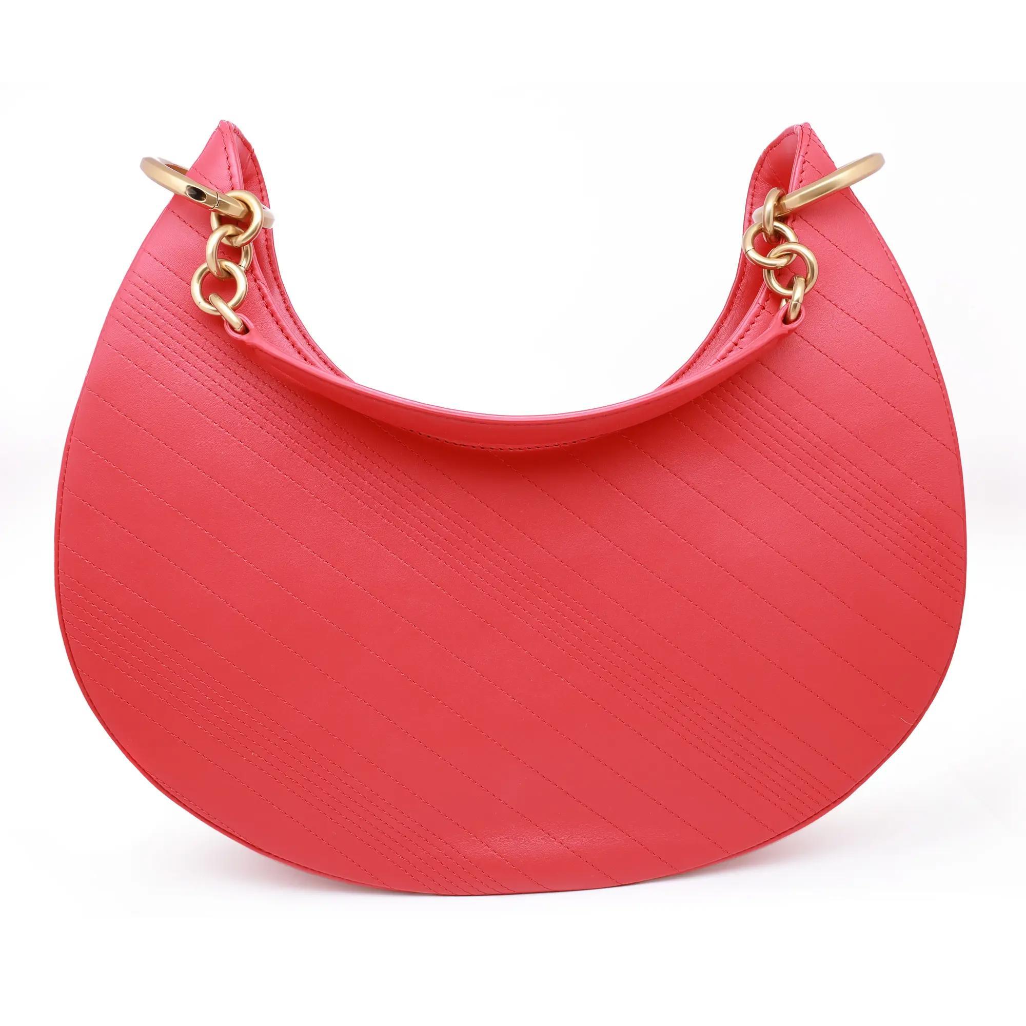 Chopard Happy Sport Bolso Hobo de Piel Acolchado en Rojo 95000-1211 en Nuevo estado para la venta en New York, NY
