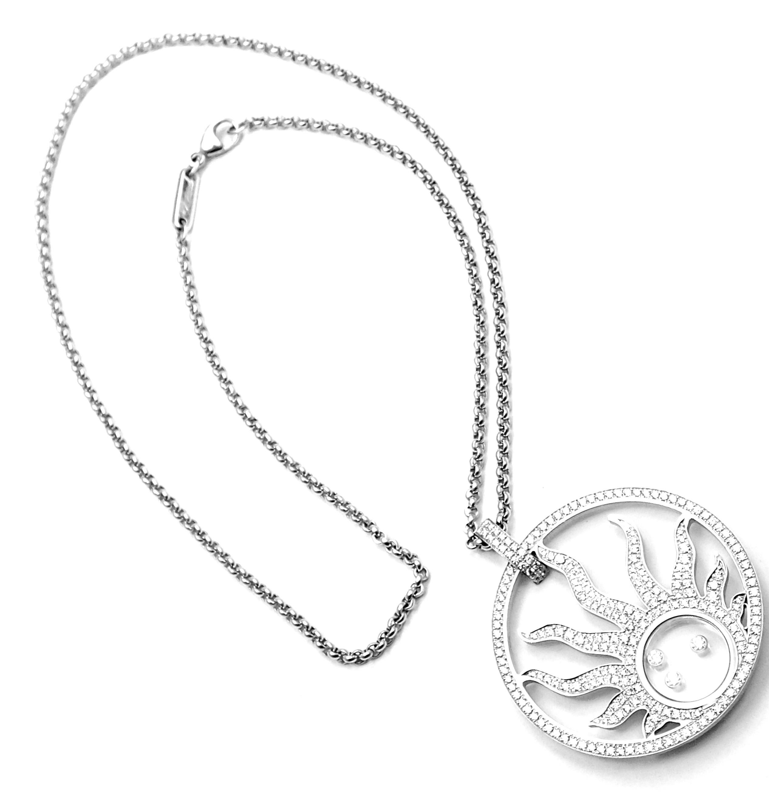 Grand collier pendentif Chopard Happy Sun en or blanc et diamants en vente 1