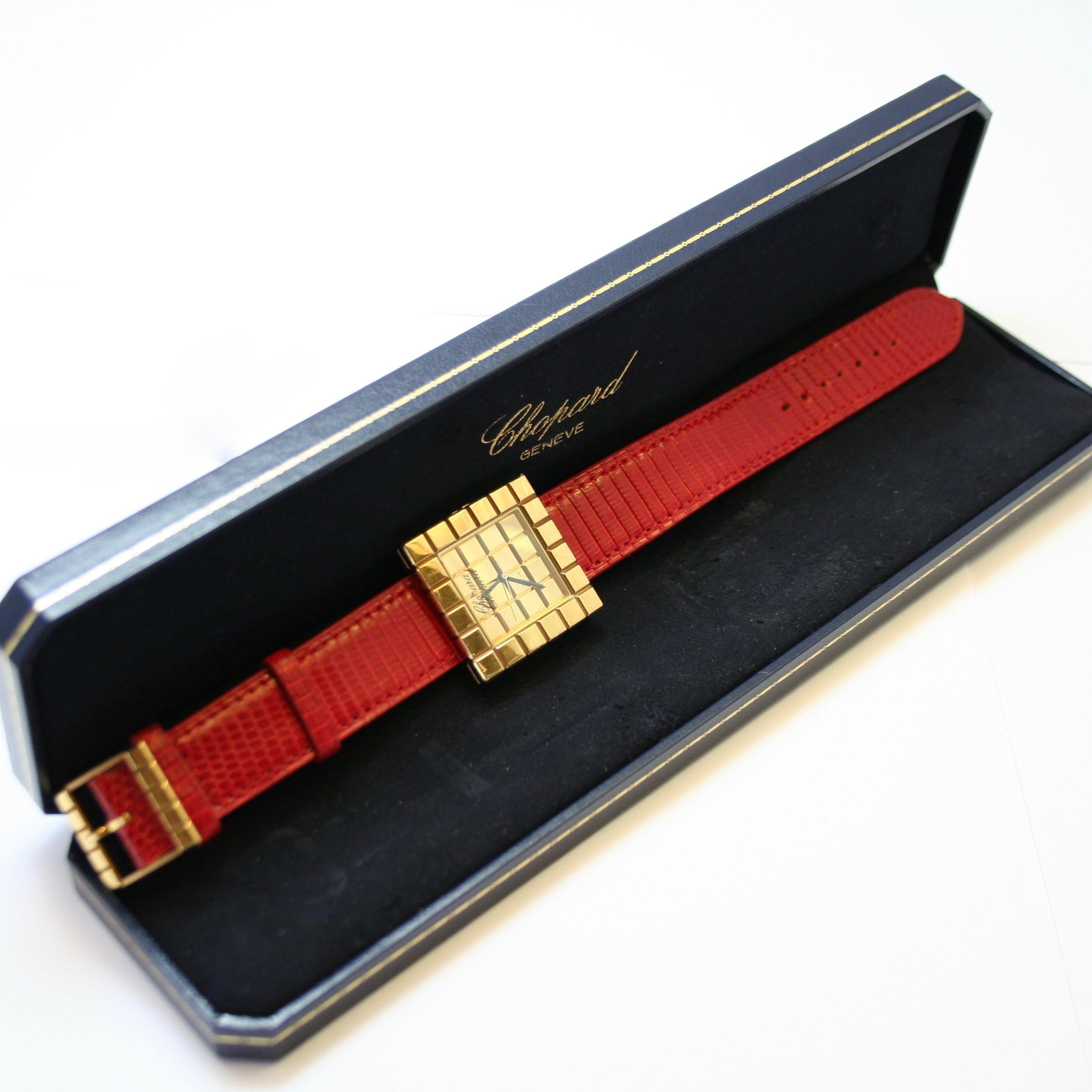 CHOPARD Watch, model ICE CUBE (30 mm) in rose gold, red croci bracelet. 
Quartz mouvement. 
Case dimension : 3 x 3 cm. 
Bracelet width : 1,9 cm. 
wrist size : approx. from 16,5 to 20,5 cm 
Ref : 7424/8 - 860098. 