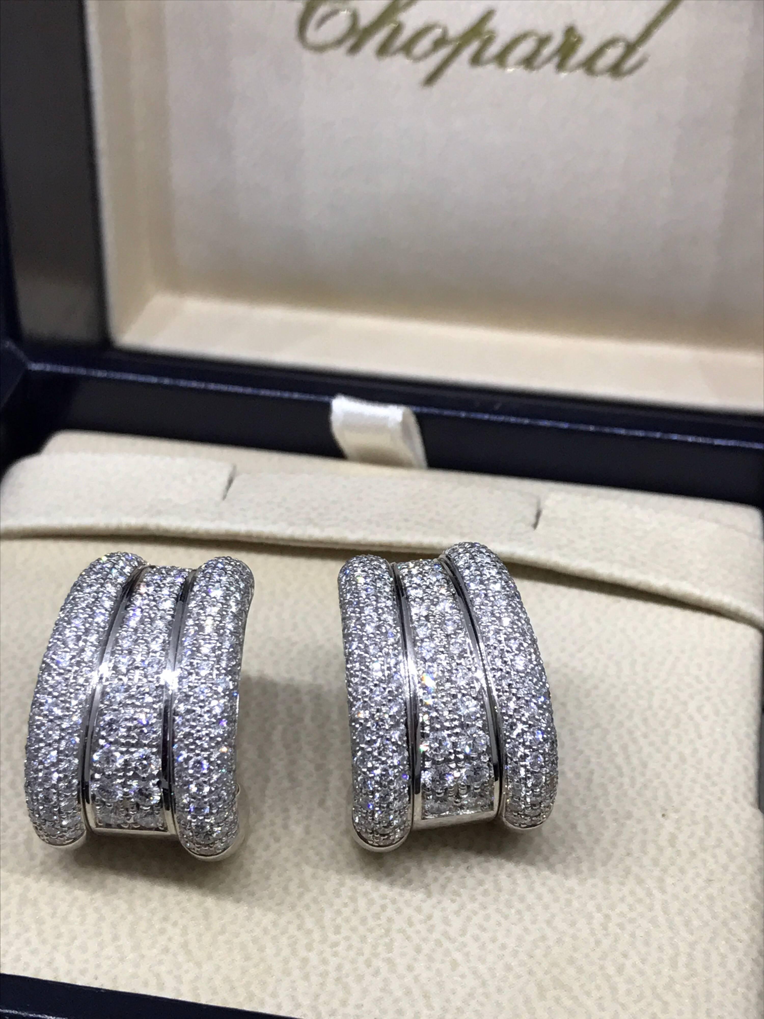 Chopard La Strada 18 Karat White Gold Pave Diamond Earrings In New Condition For Sale In New York, NY