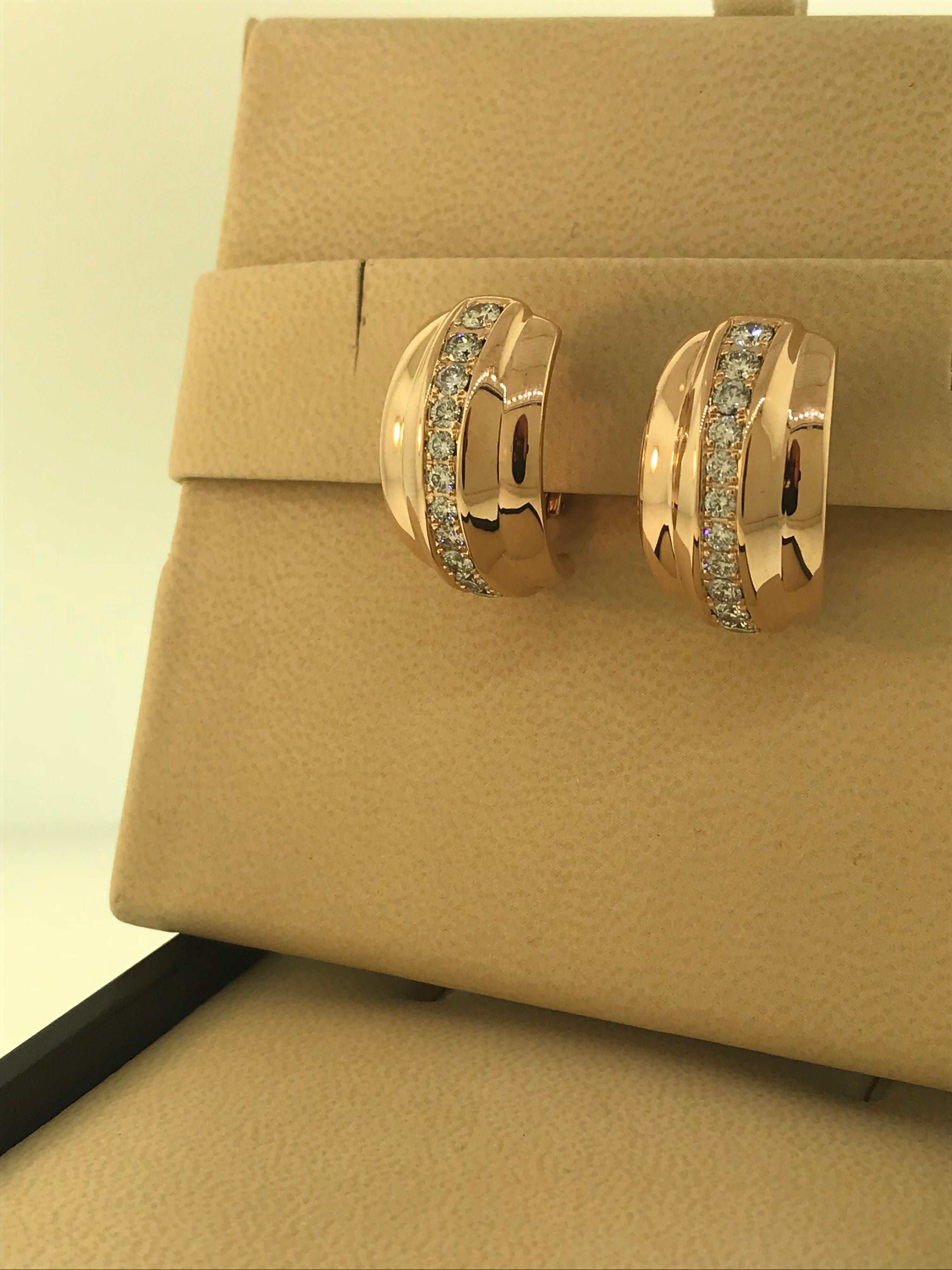 Chopard La Strada Earrings

Model Number: 84/9399-5001

100% Authentic

Brand New

Comes with original Chopard box, certificate of authenticity and warranty and jewels manual

18 Karat Rose Gold

24 Diamonds on the Earrings (1.80 Carats)

Earrings