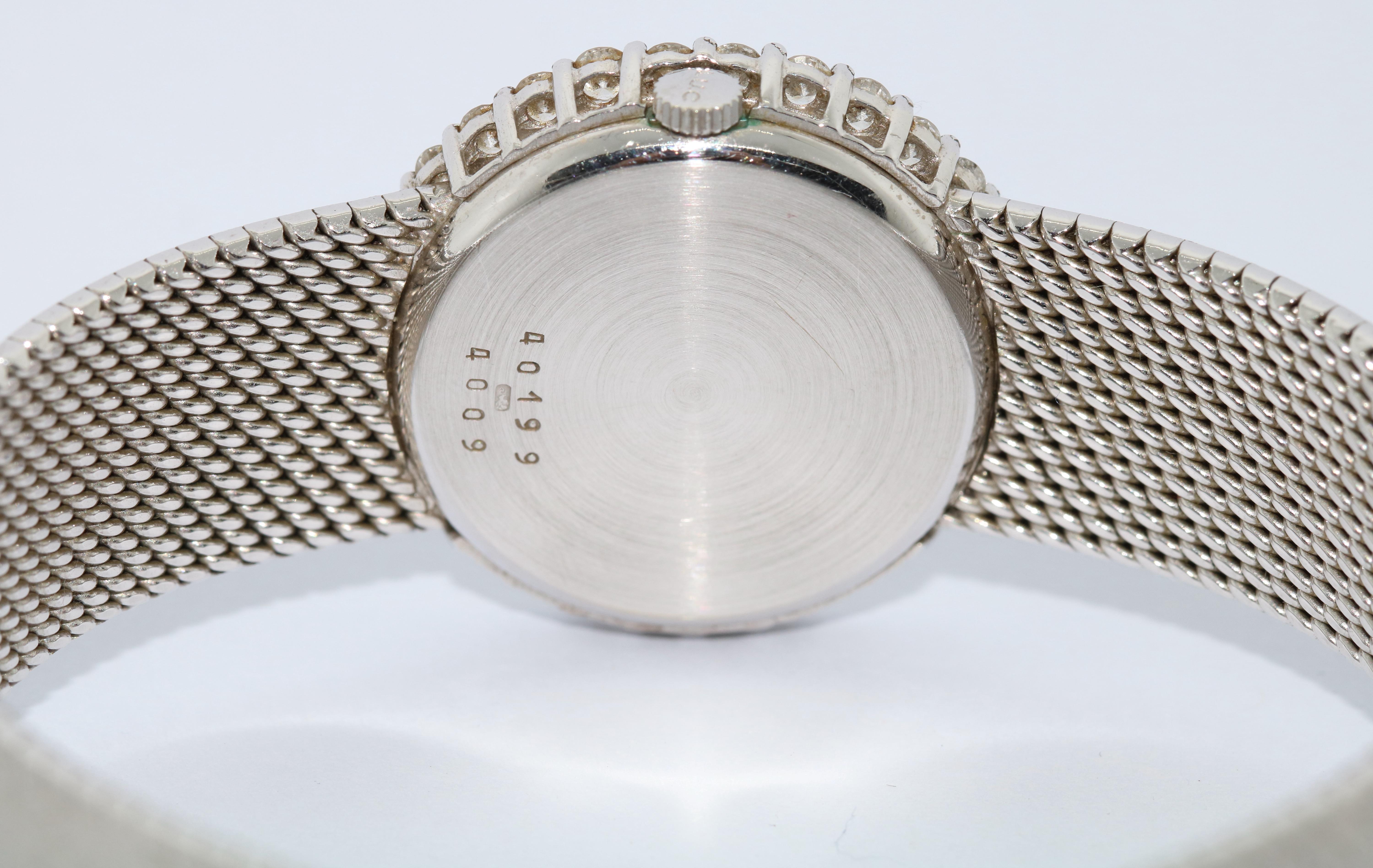 Chopard Ladies 18 Karat White Gold Wristwatch with Diamonds In Good Condition In Berlin, DE