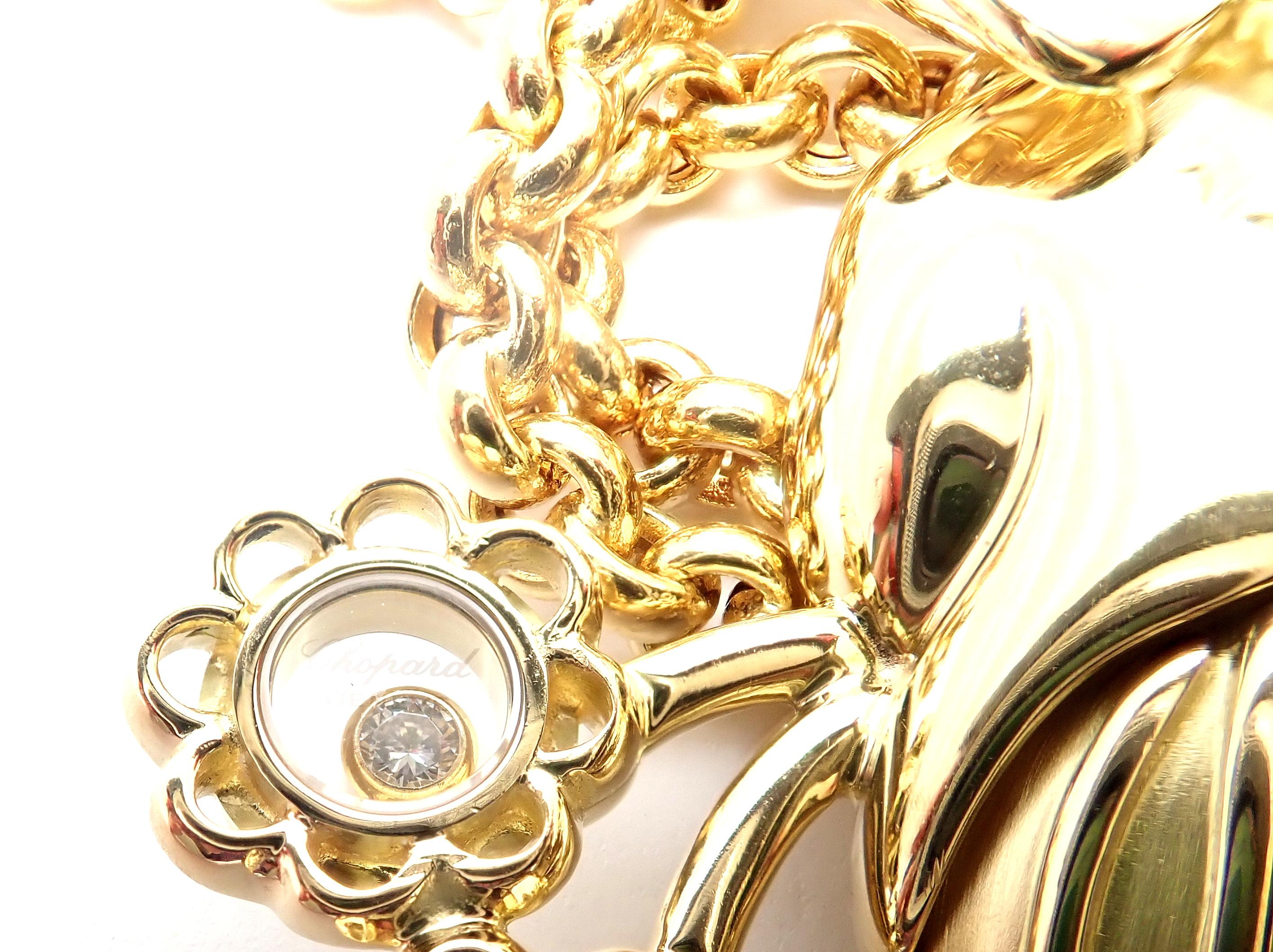 Grand collier à pendentif Chopard en or jaune avec clown heureux et fleurs en vente 2