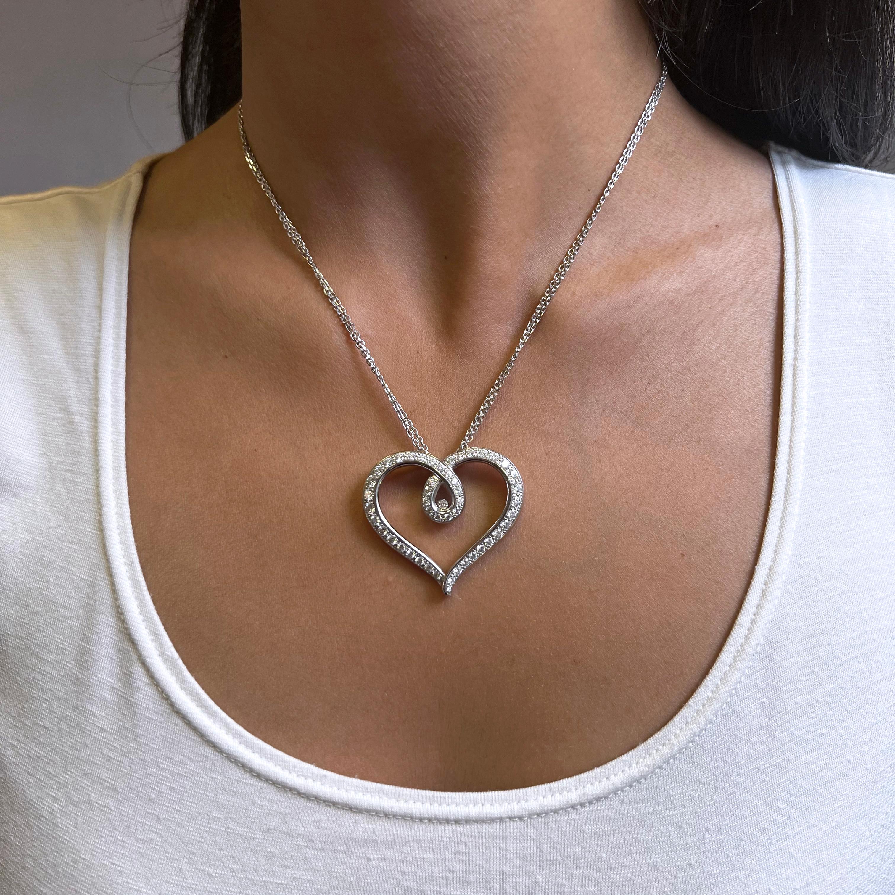 Modern Chopard Large Happy Diamonds 18 Carat White Gold Loop Heart Pendant and Chain For Sale