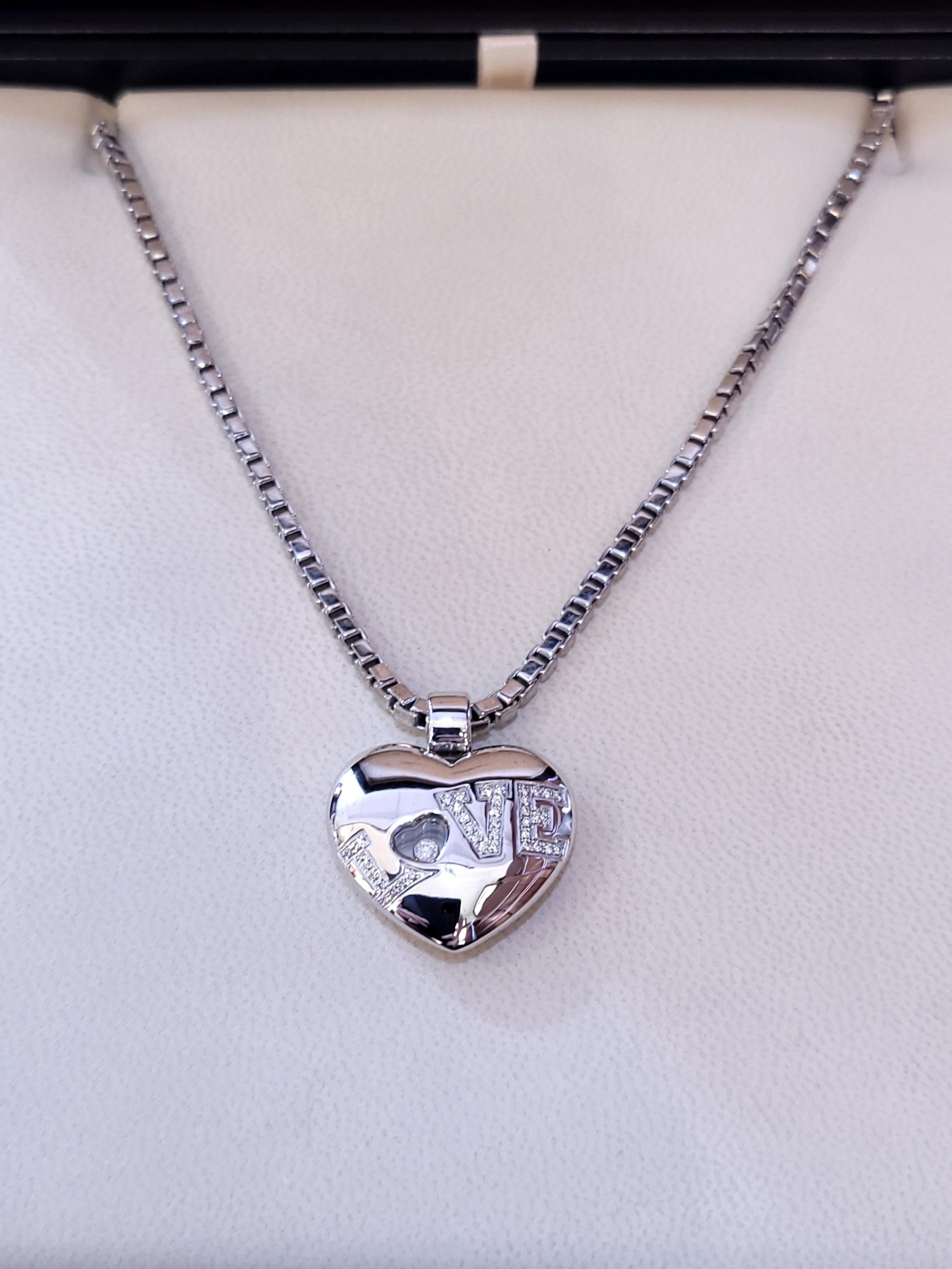 Chopard Love Happy Collana di diamanti in oro bianco 750 18 carati con catena da 17 pollici In condizioni ottime in vendita a New York, NY