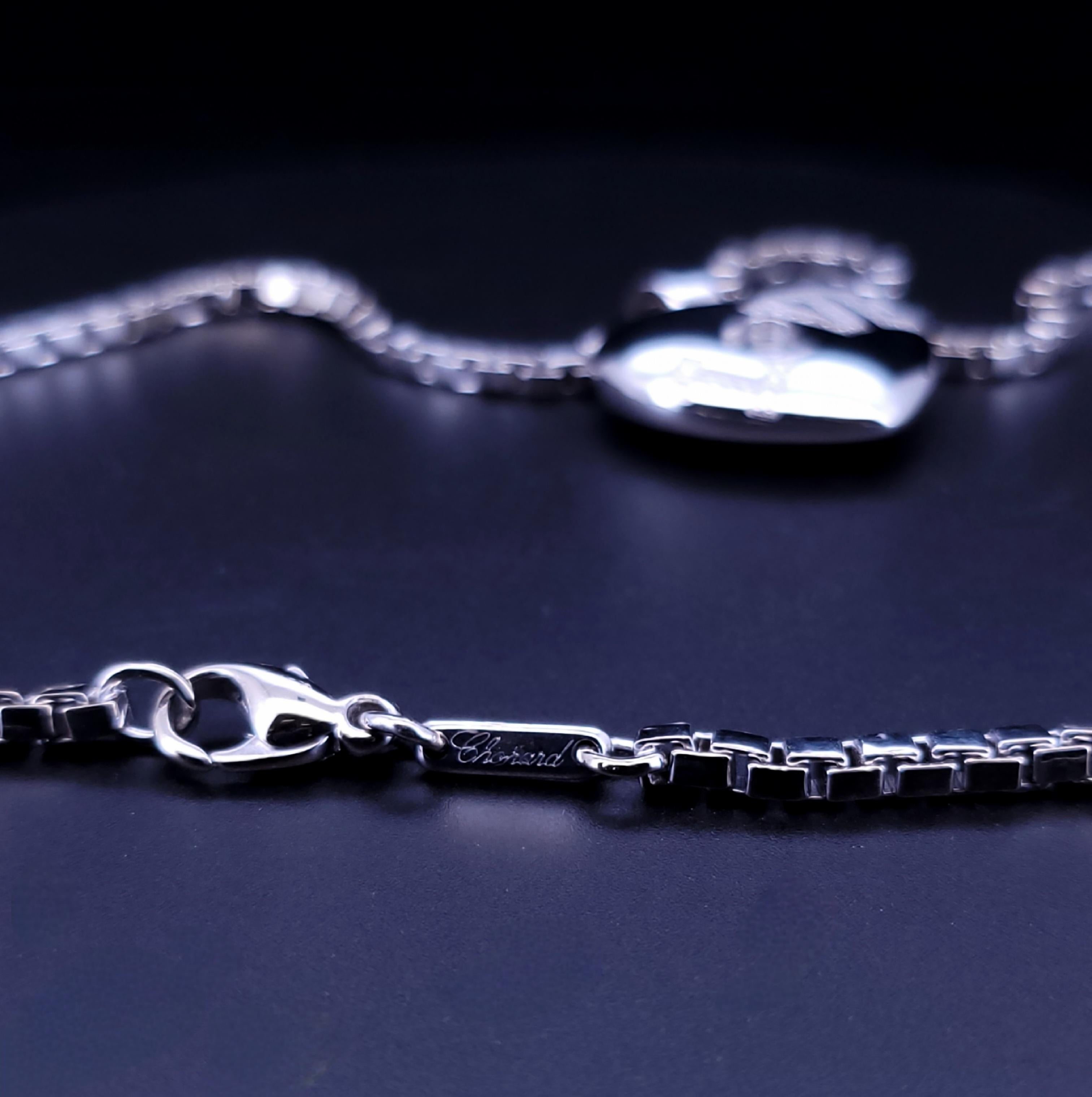 Chopard Love Happy Collana di diamanti in oro bianco 750 18 carati con catena da 17 pollici in vendita 3