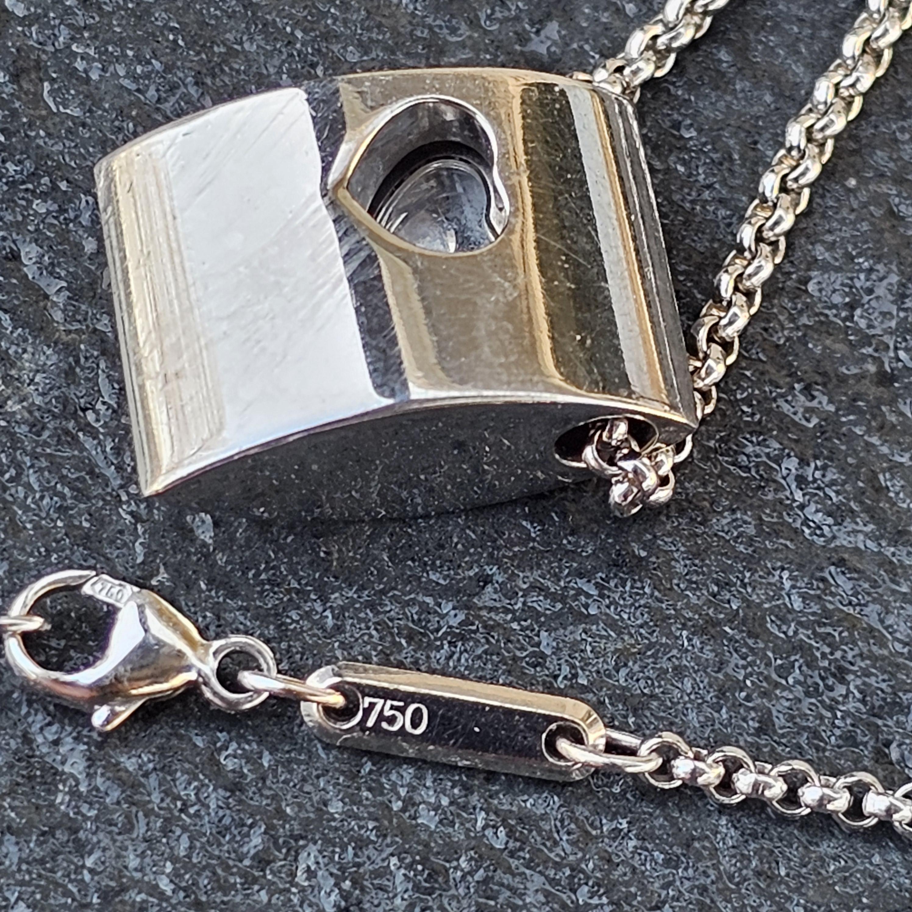 Chopard LOVE Happy Diamond Pendentif carré en or blanc 18 carats avec chaîne de 16,75 pouces Bon état - En vente à Northbrook, IL