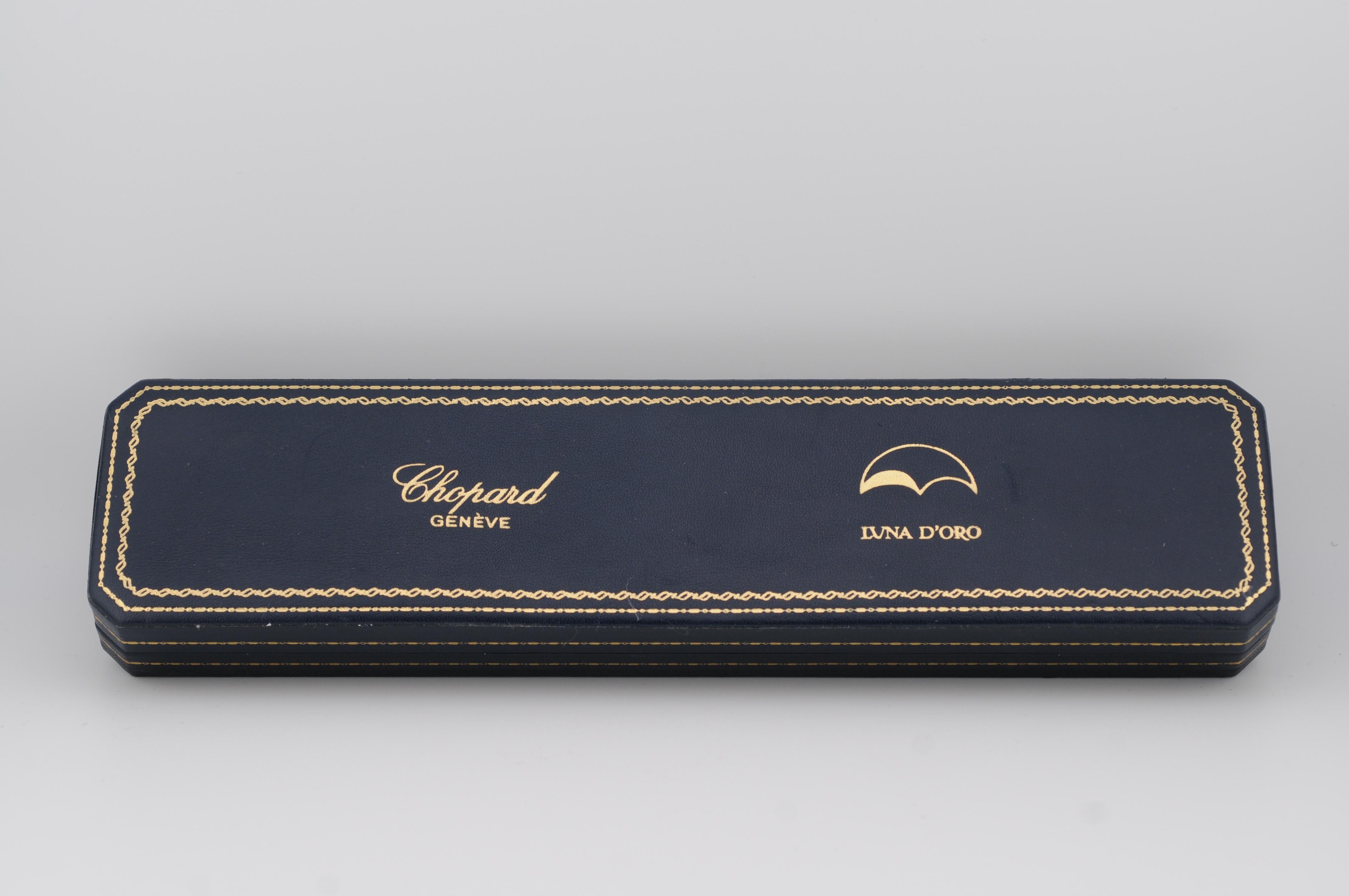 Chopard Lvnad’Oro Moonphase 18K Yellow Gold Ref. 4084

This elegant Chopard Lvnad’Oro model features a captivating moonphase display, housed in a refined 18K yellow gold case. Powered by a precise quartz movement, Ref. 4084 comes complete with its