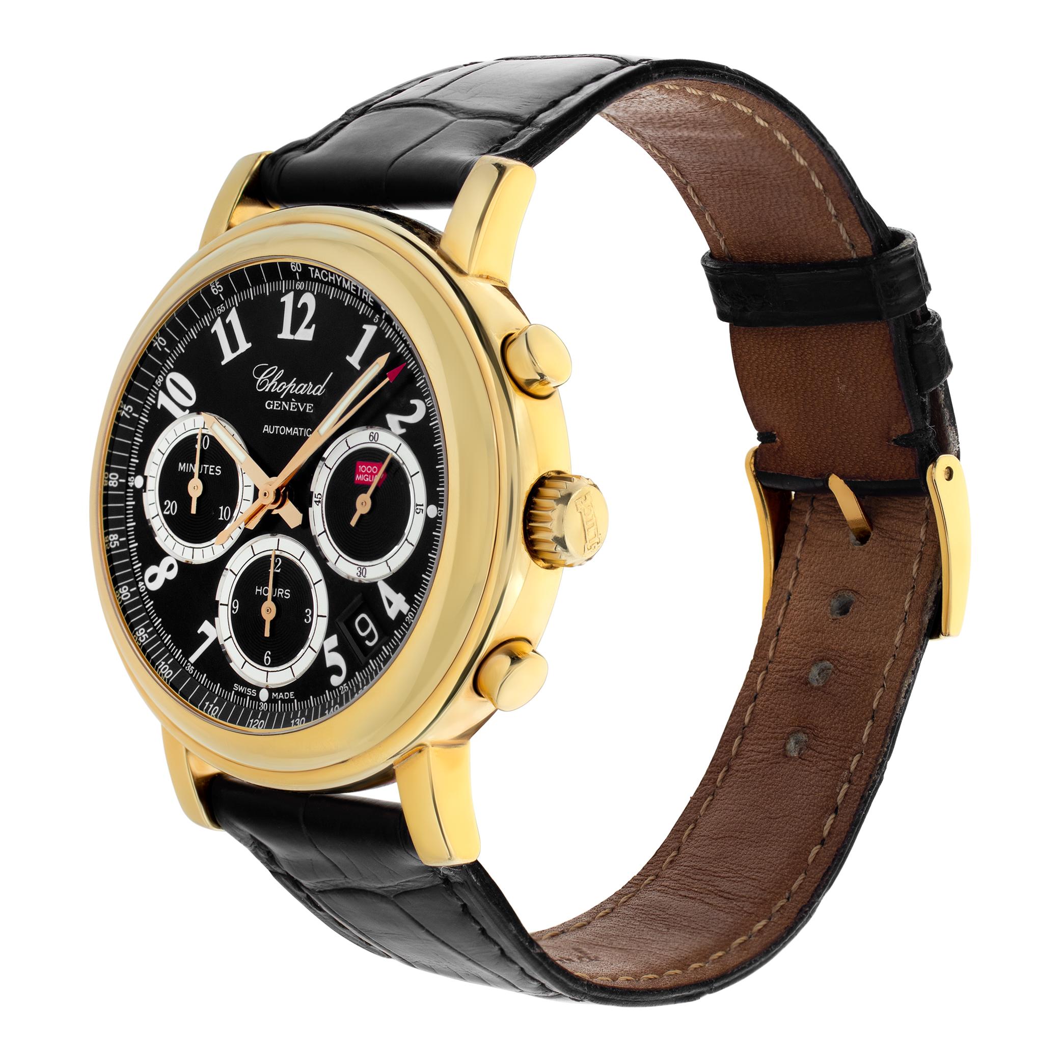 Chopard Mille Miglia in 18 Karat Gelbgold an einem schwarzen Alligatorlederarmband mit einer Chopard-Dornschließe aus 18 Karat Gelbgold. Automatisches Uhrwerk unter Glas mit Subsekunden, Datum und Chronograph. 39 mm Gehäusegröße. Ref 161250 0001.
