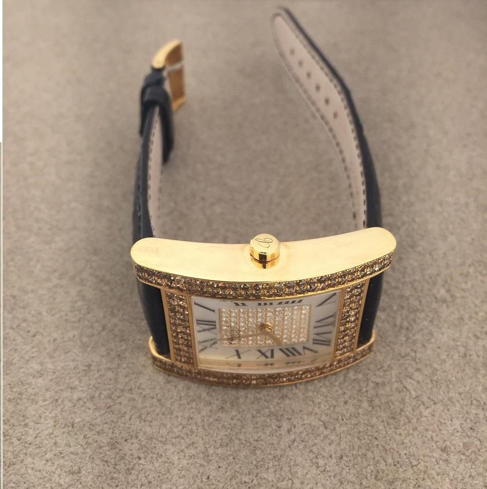 Gelbgolduhr von Chopard aus Perlmutt und Diamanten 17/3451/55 für Damen oder Herren im Angebot