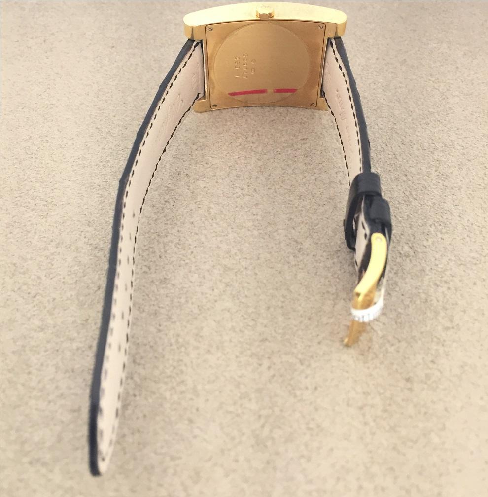 Gelbgolduhr von Chopard aus Perlmutt und Diamanten 17/3451/55 im Angebot 1