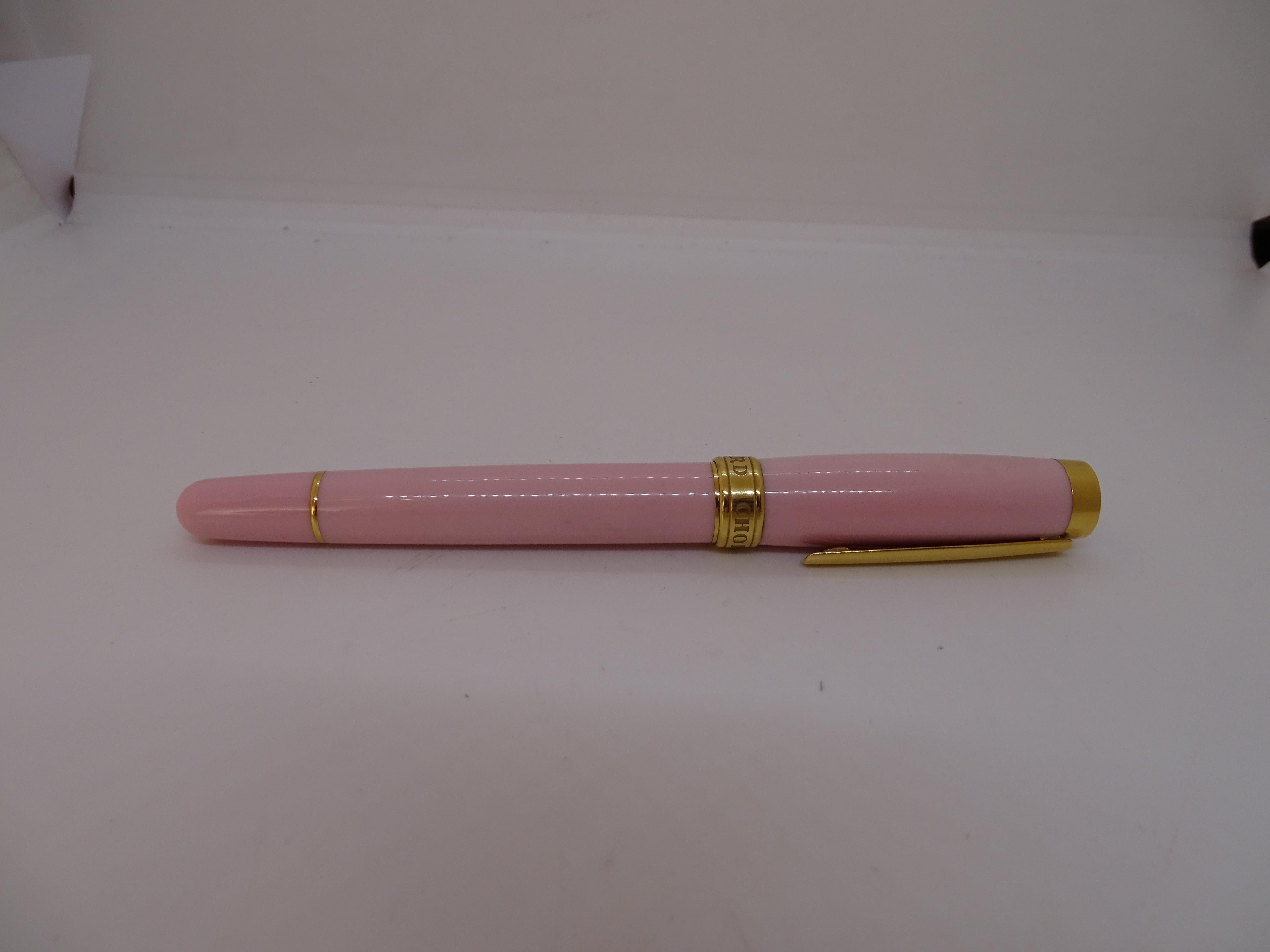 Placcato oro Chopard Pink Diamants “Happy fish” ballpoint pen pink resin, gold plated in vendita