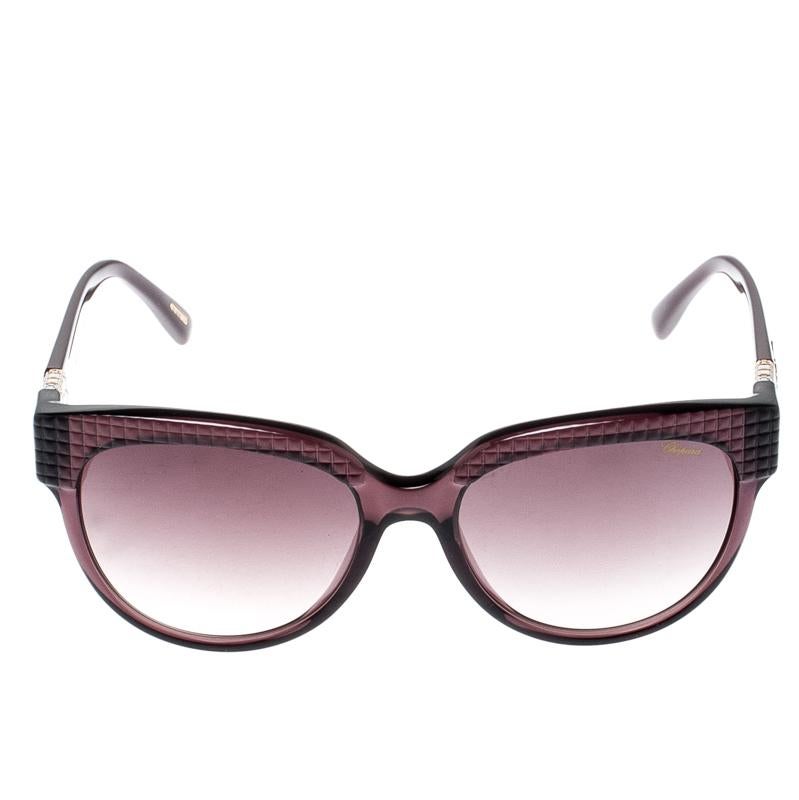 Chopard's iconic ice cube patterns are well-translated on these sunglasses. Shaped into a cat-eye frame, the purple pair has gradient lenses and the label in gold-tone on the temples. Sunny days will never be short of style with this