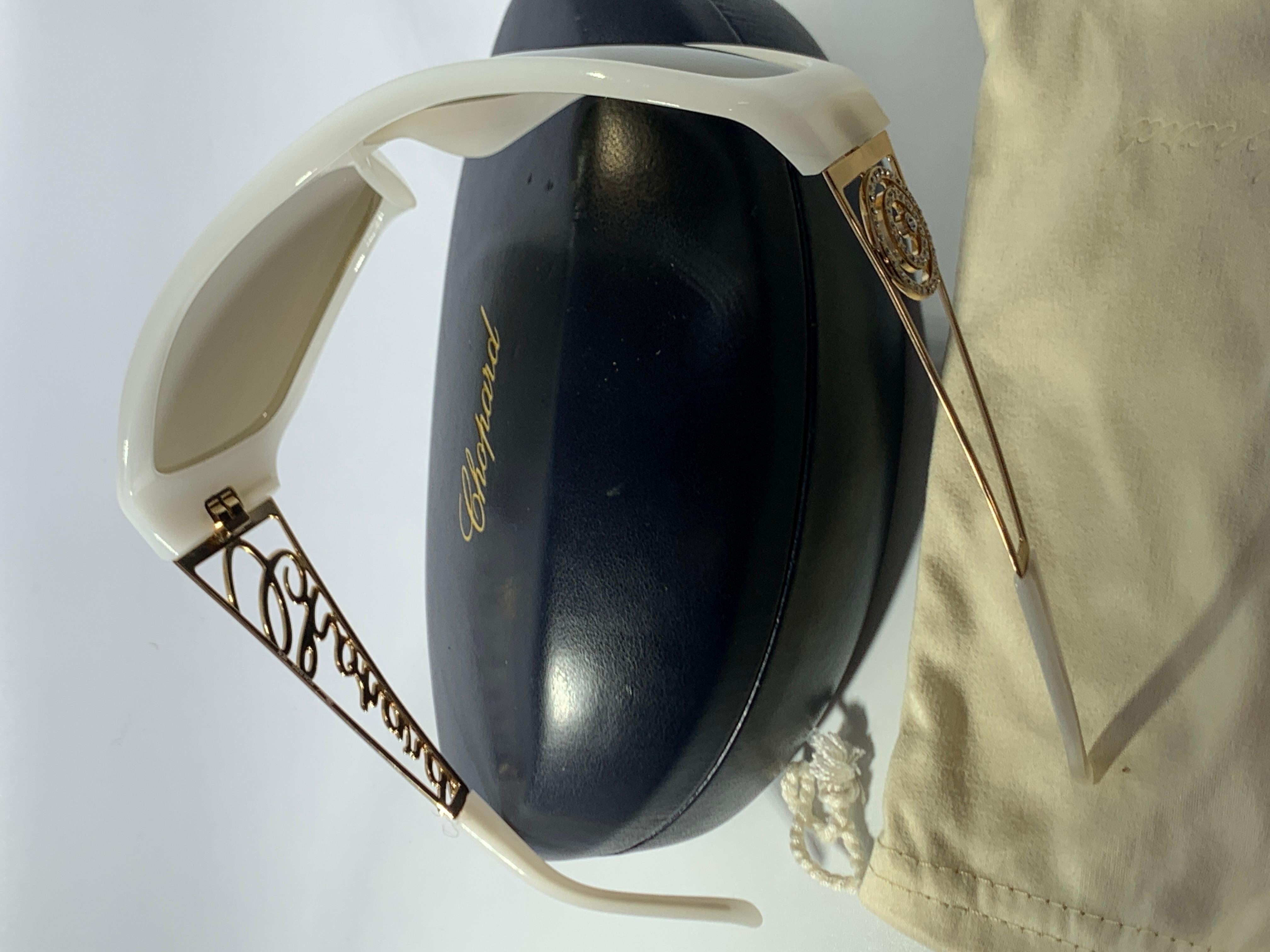 Chopard SCH 029S 9EN CH 294314 Gold Women Sunglasses, Oversized, Made in Italy In New Condition In New York, NY
