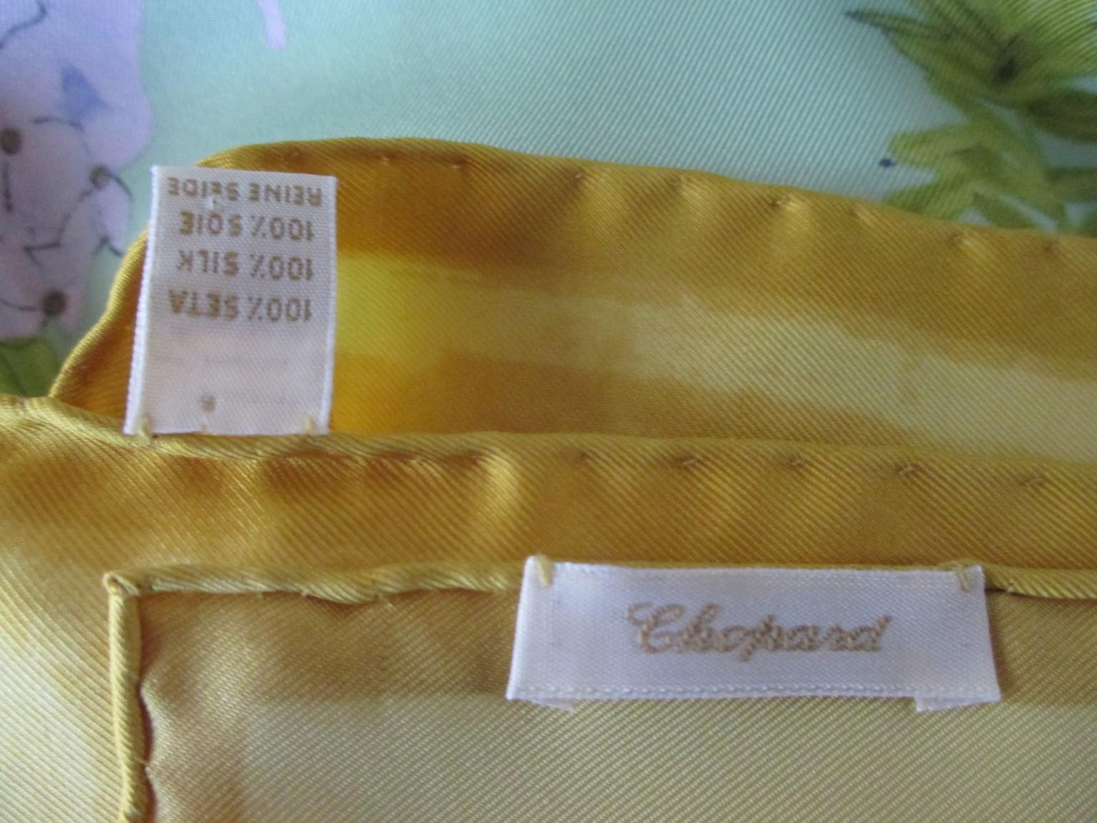 Chopard pour Heiando - Écharpe en soie à fleurs de papillons  en vente 1