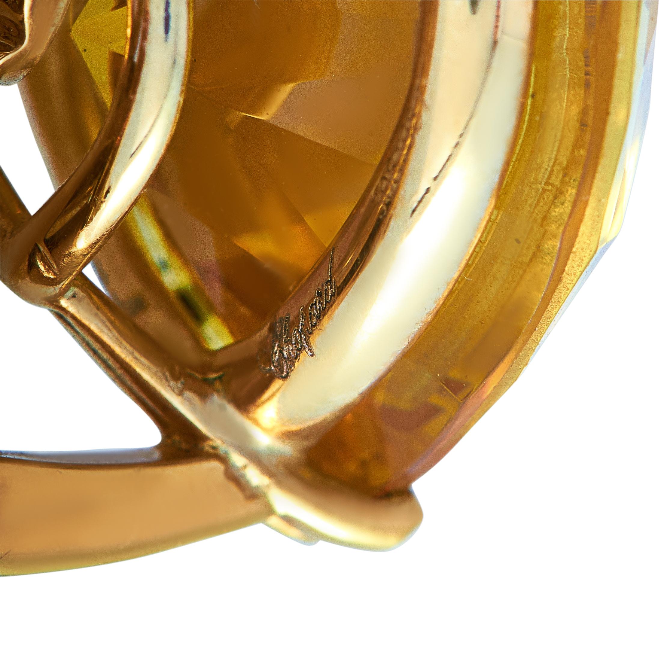 Chopard So Happy, boucles d'oreilles Omega en or jaune 18 carats avec 6 diamants flottants en forme de cœur Neuf à Southampton, PA