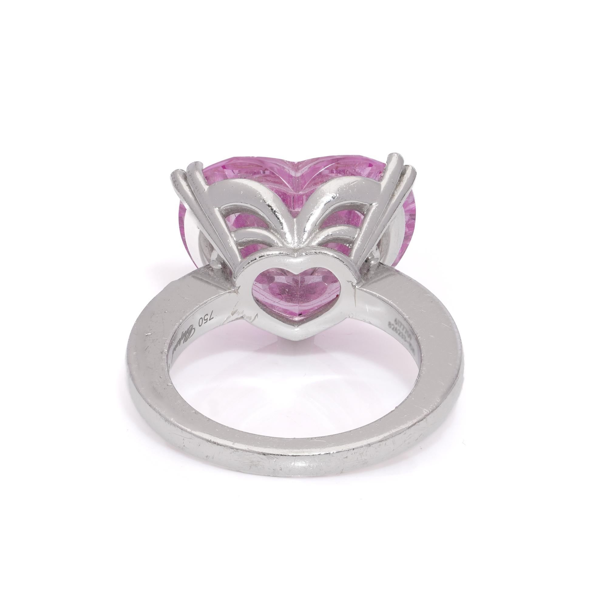 Women's Chopard ‘So Happy’ 18kt White Gold Ring with Diamonds and Pink Sapphire For Sale