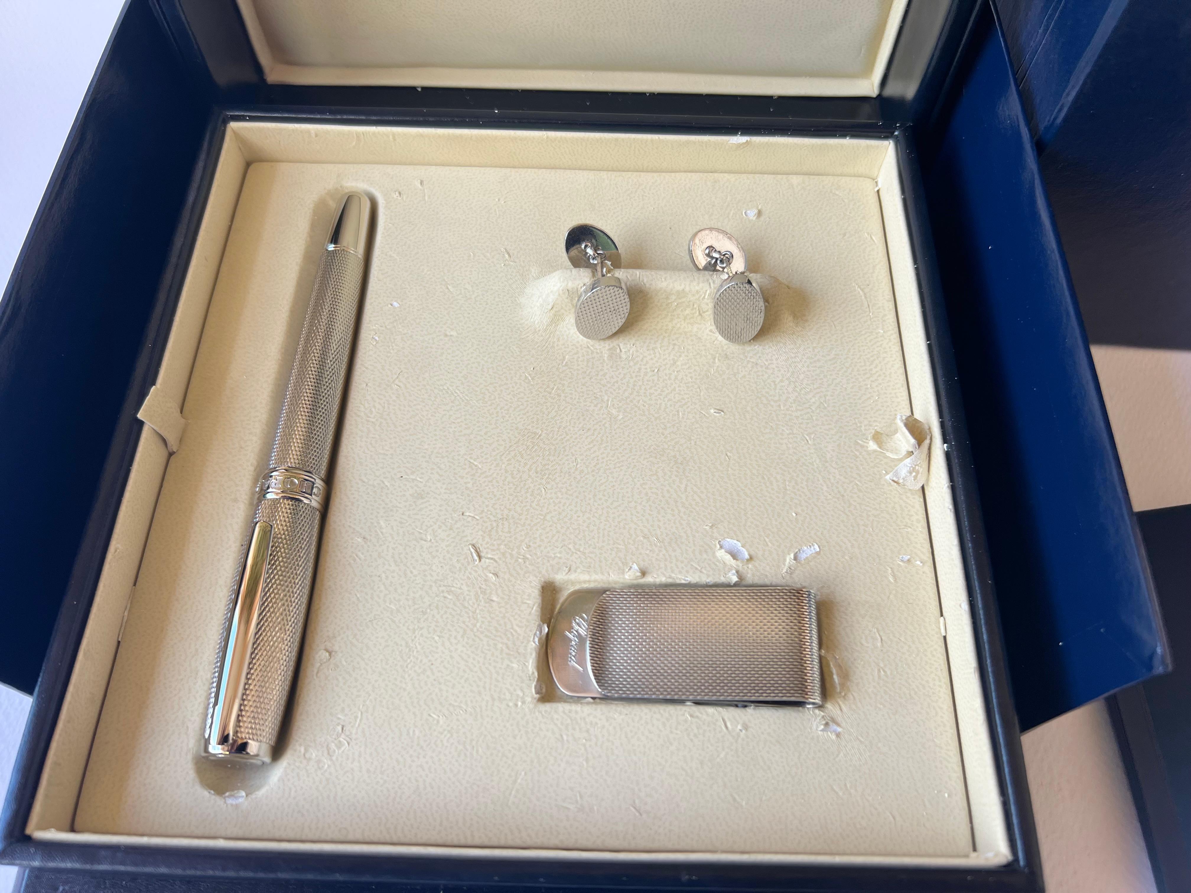 Chopard Sterling Silver Luxury Set Roller ball Cuff Links And money Clip  Set In Good Condition For Sale In Toronto, CA