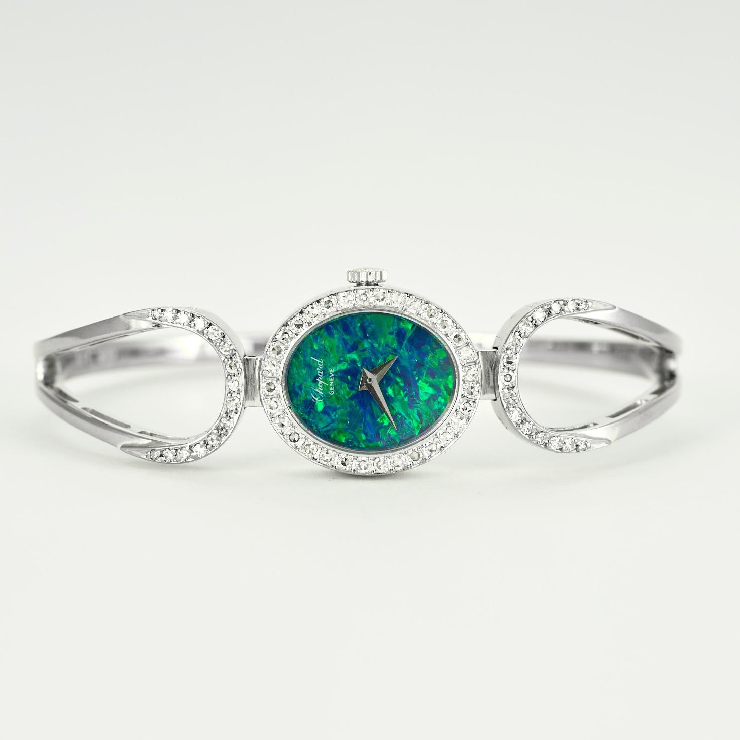 CHOPARD - Vintage watch in 18K white gold, opal, and diamonds In Good Condition For Sale In PARIS, FR