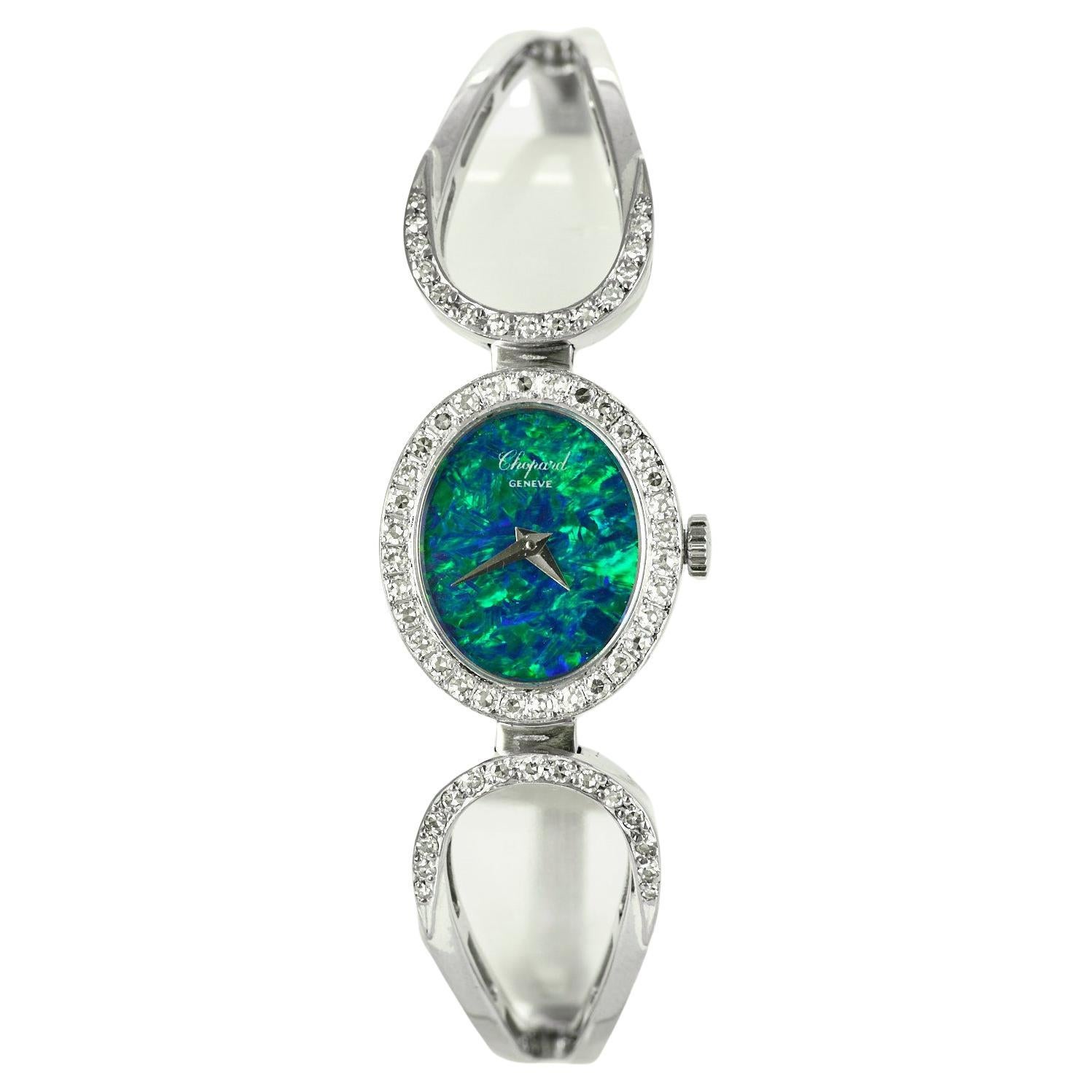 CHOPARD - Montre vintage en or blanc 18 carats, opale et diamants en vente