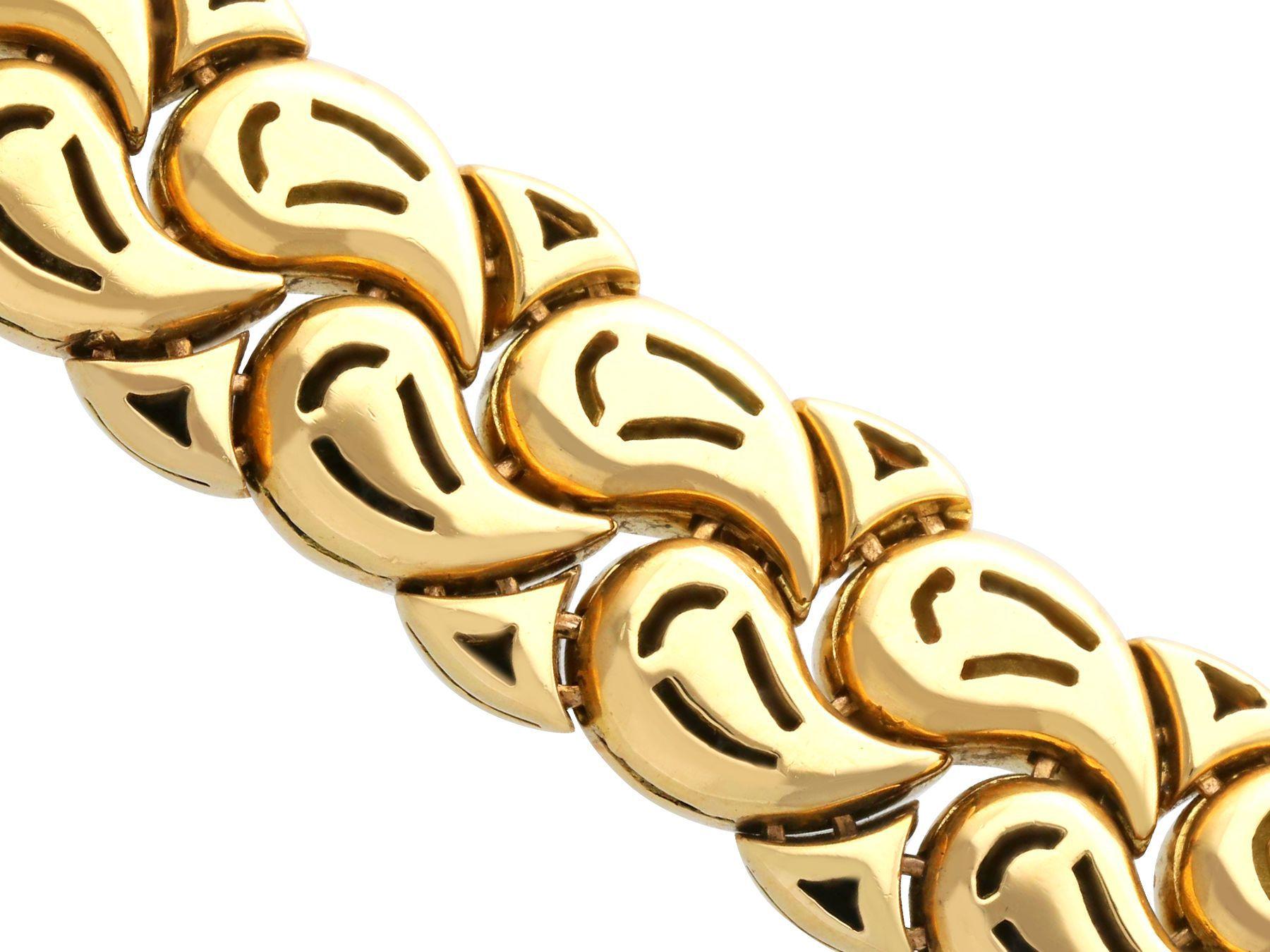 Women's or Men's Vintage Chopard 18K Yellow Gold Casmir Bracelet For Sale