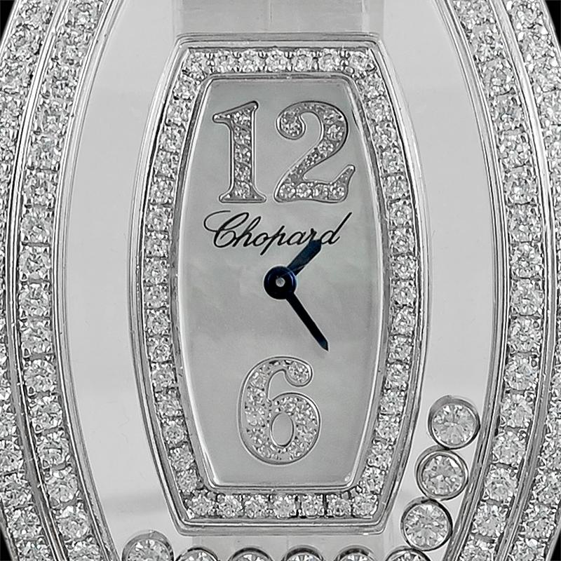 Chopard Damen Weißgold-Armbanduhr mit neun Lünetten Happy Diamonds (Rundschliff)