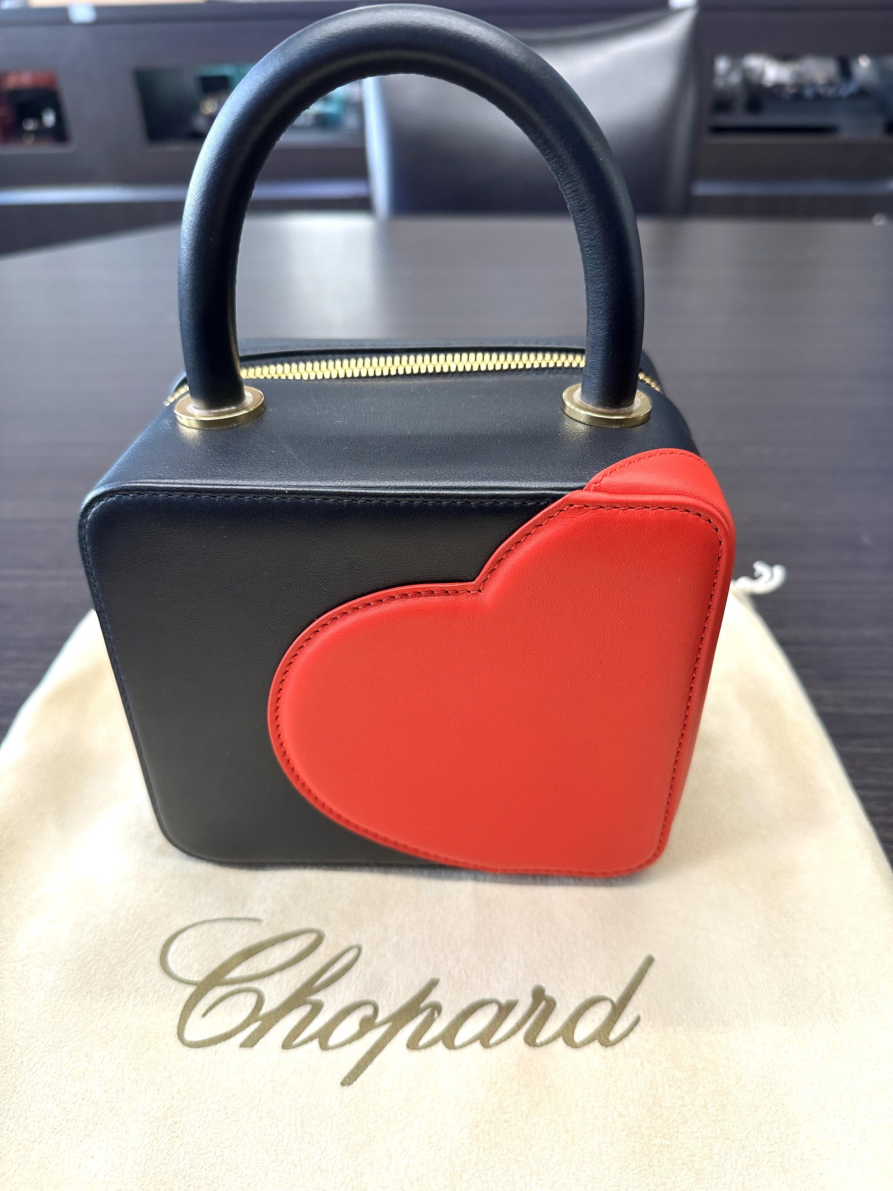 Chopard x Chloë Sevigny Green Carpet Black & Red Leather Shoulder Bag 95000-0980 For Sale 1