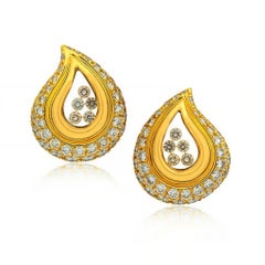 Chopard yellow gold Happy Diamond Tear drop earrings.