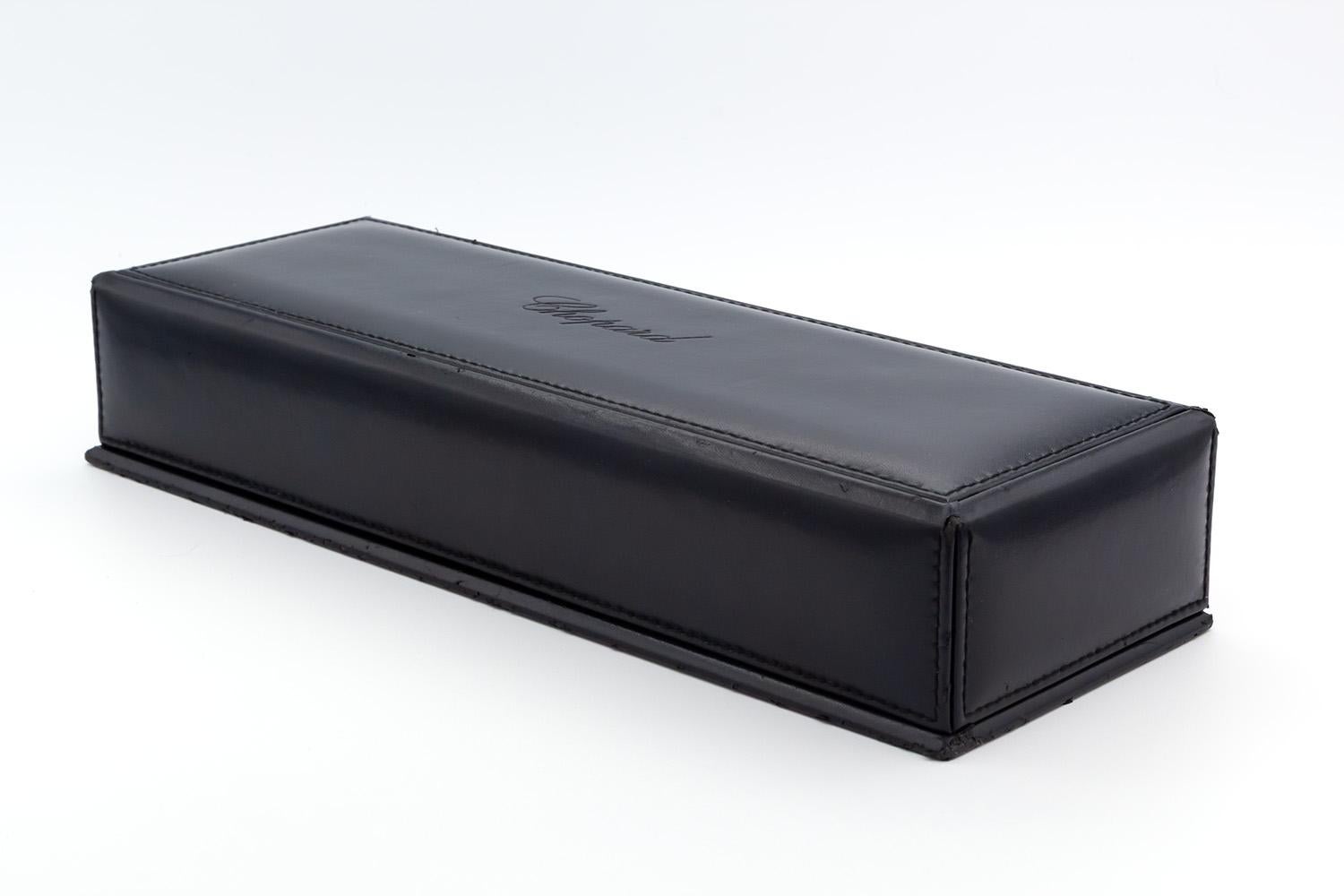 Chopard Your Hour Montre à quartz MOP en or blanc 18 carats avec diamants 13/6965-20 en vente 8