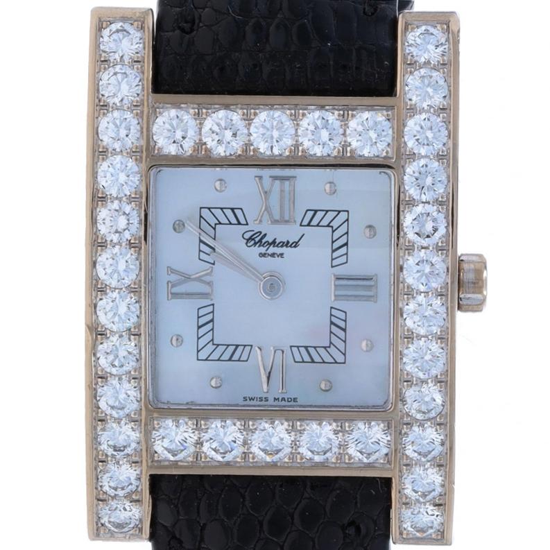 Marke: Chopard
Modell: Ihre Stunde
Modellnummer: 4451 13/6621
Uhrwerk: Quarz
Garantie: Ein Jahr
Uhrwerk-Hersteller: Schweiz
Zifferblattfarbe: Perlmutt

Metall Inhalt: 18k Weißgold

Informationen zu Stein
Natürliche Diamanten
Karat(e):