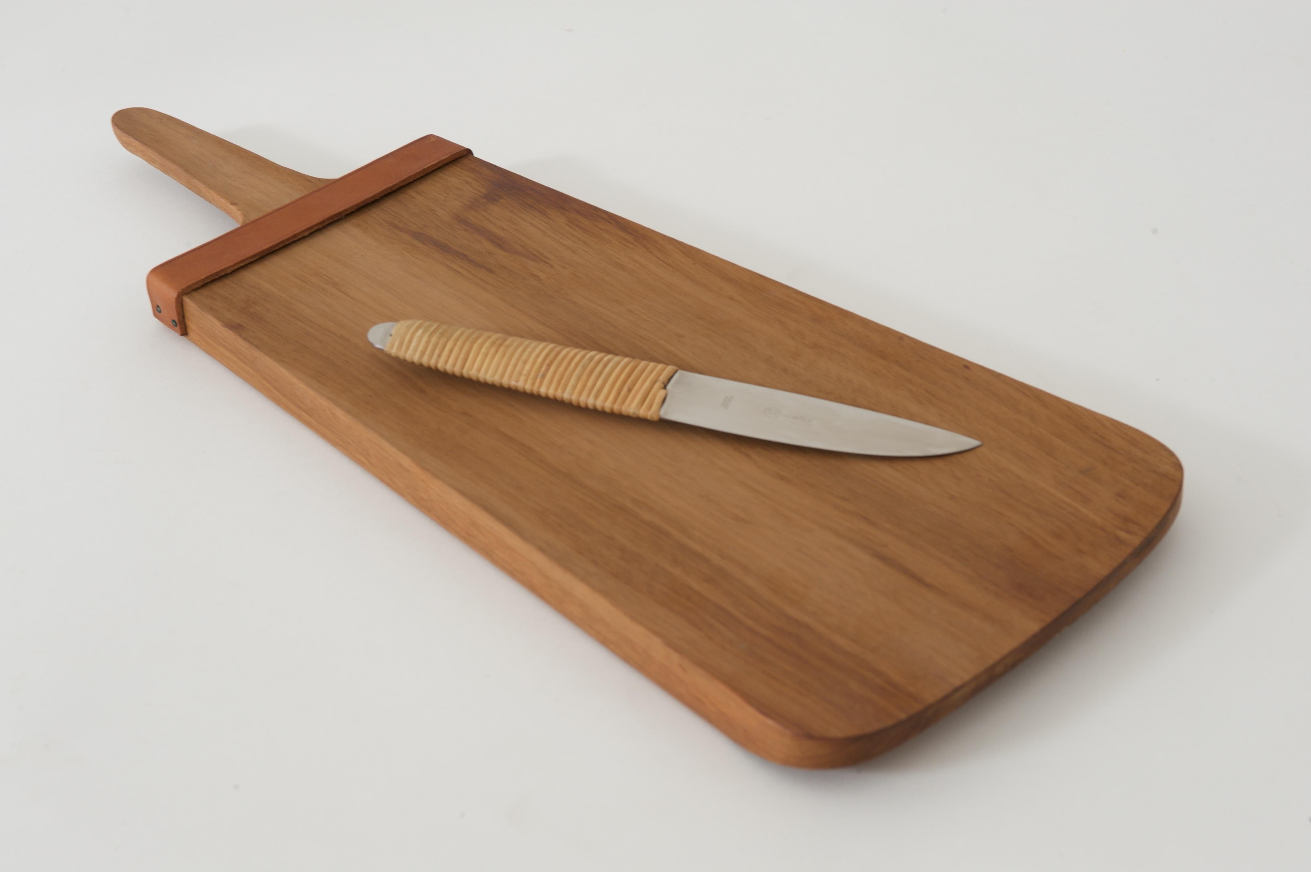 Modern Chopping Board with a Knife by Carl Auböck