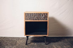 Table de chevet Choppy Waters de Temper Studio