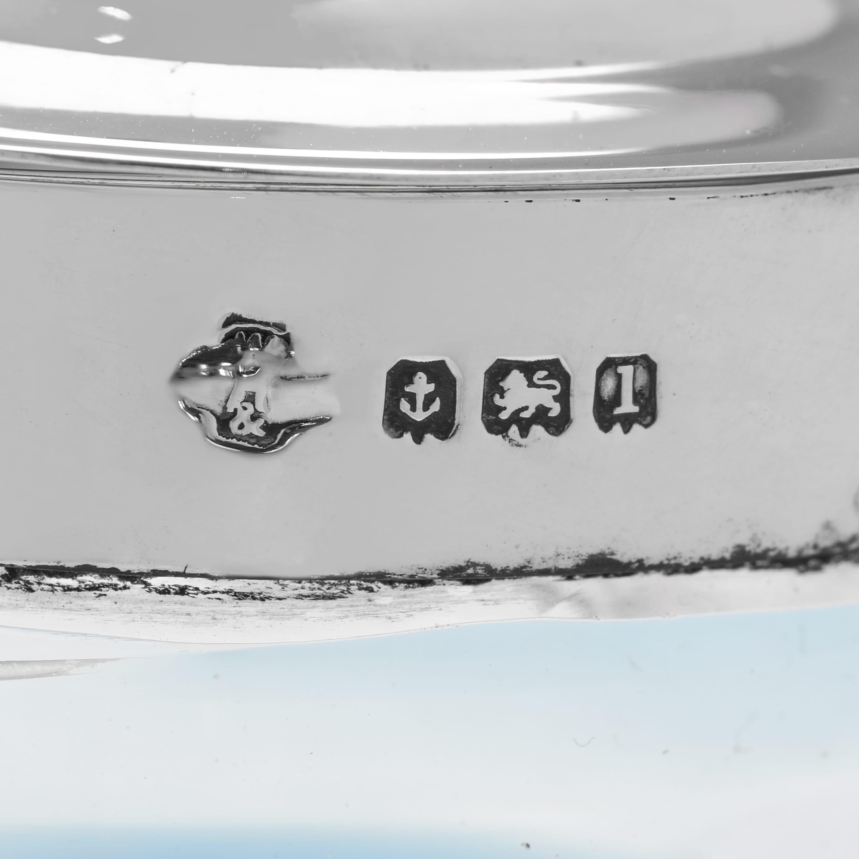 Jarra de clarete antigua de plata de ley y cristal con diseño 
