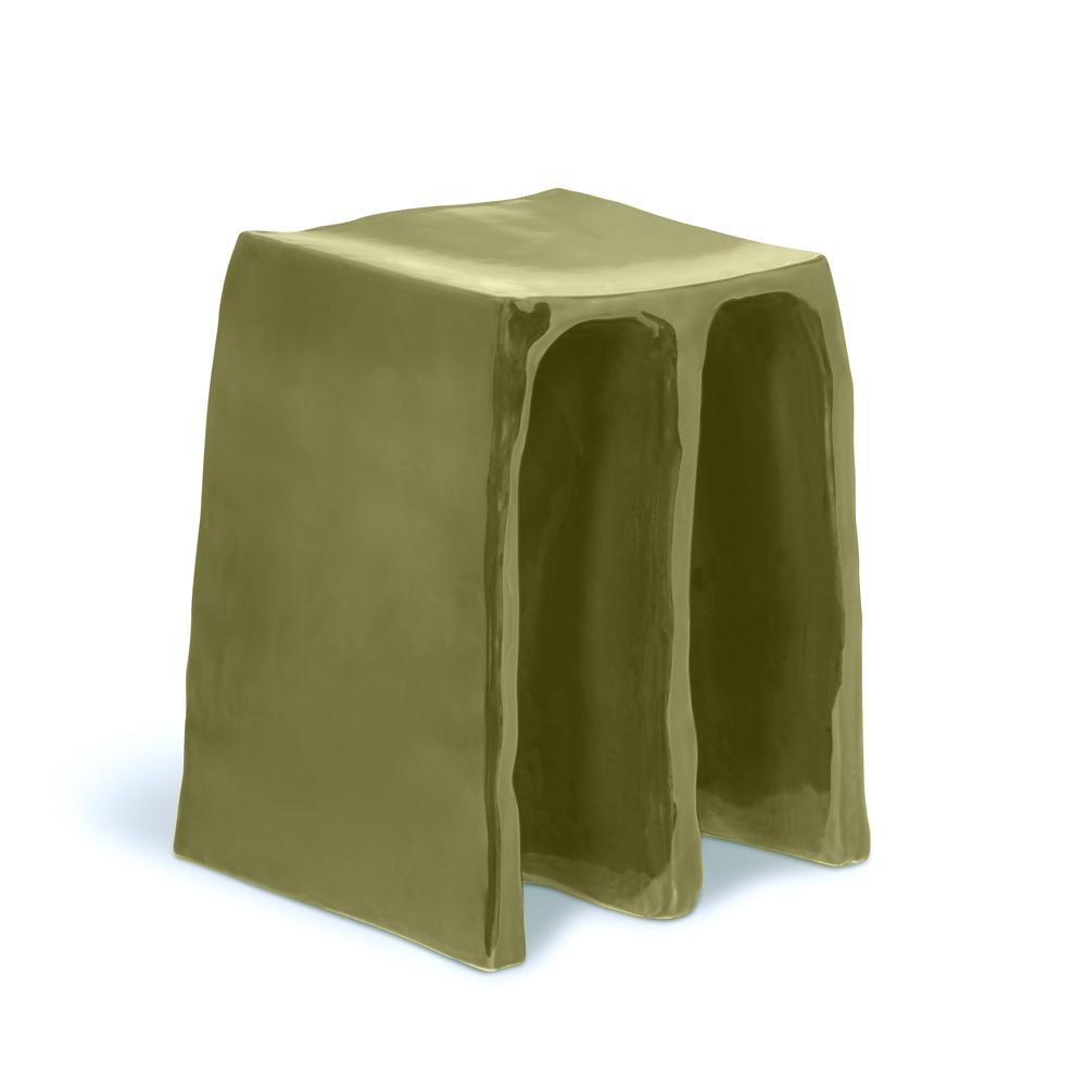 Chouchou marble green stool by Pulpo.
Dimensions: D35 x W30 x H43 cm.
Materials: ceramic.

Also available in different colours. 

Whether stool or storage table, piece of column or inspired by the wrinkled folds of a curtain: in any case,