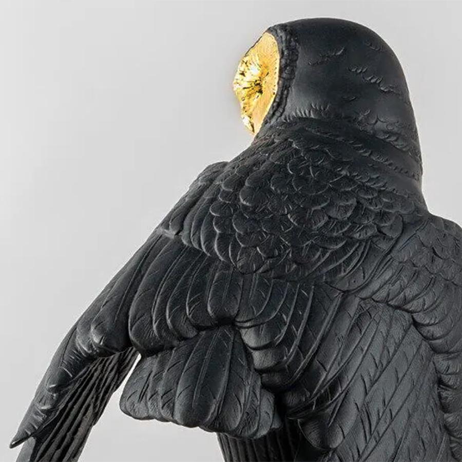 Porcelaine Sculpture noire Chouette en vente