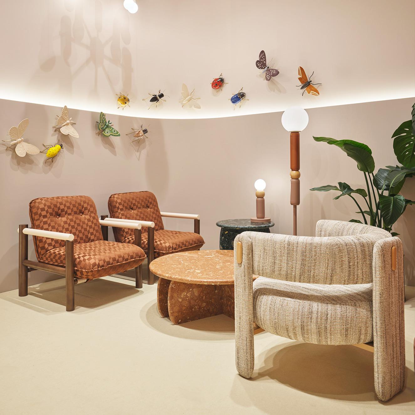 Mid-Century Modern Fauteuil Choux avec tissu Bayes Sunset et applications en bois naturel en vente