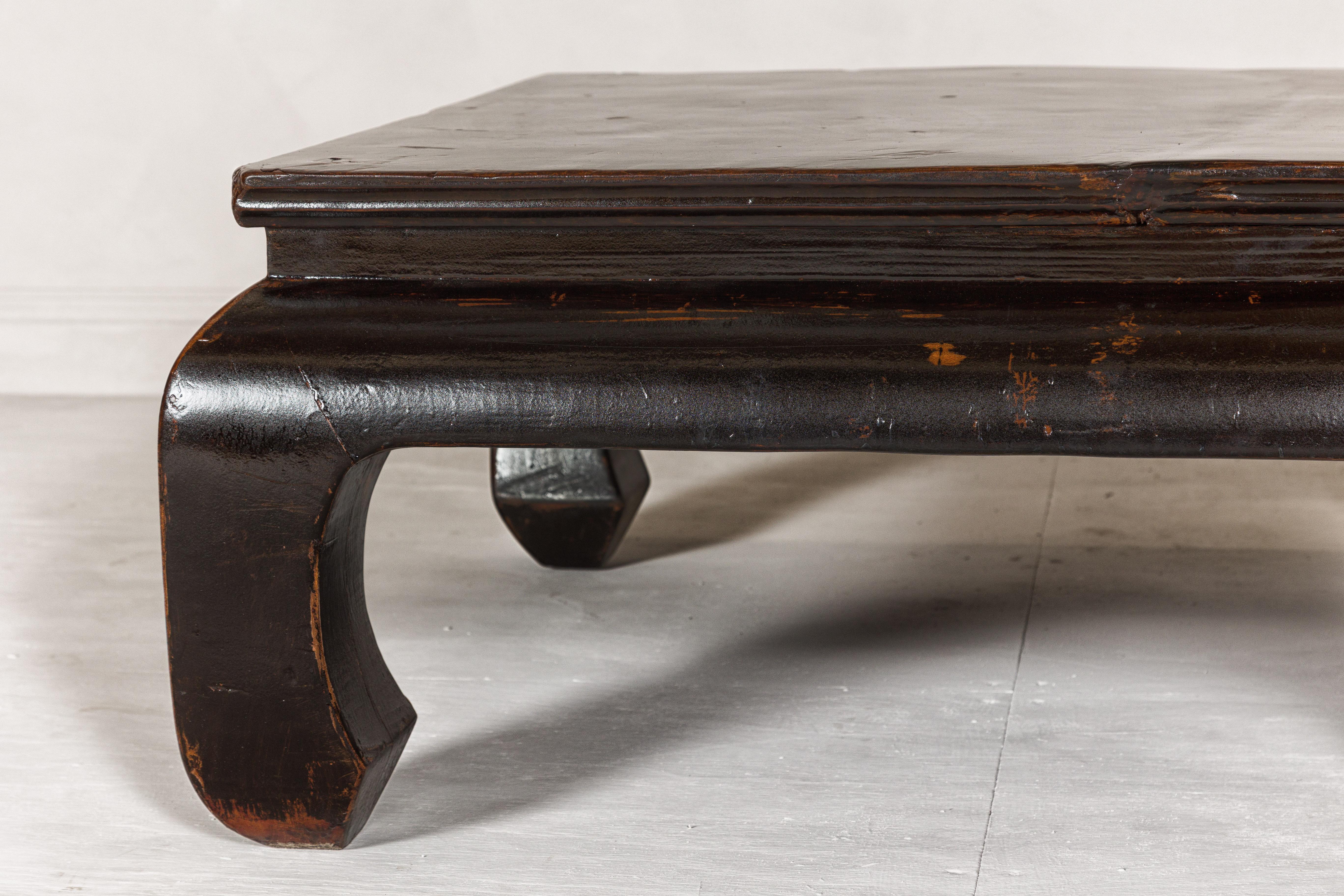 20th Century Chow Legs Dark Lacquered Coffee Table with Gloss Patina, Antique For Sale