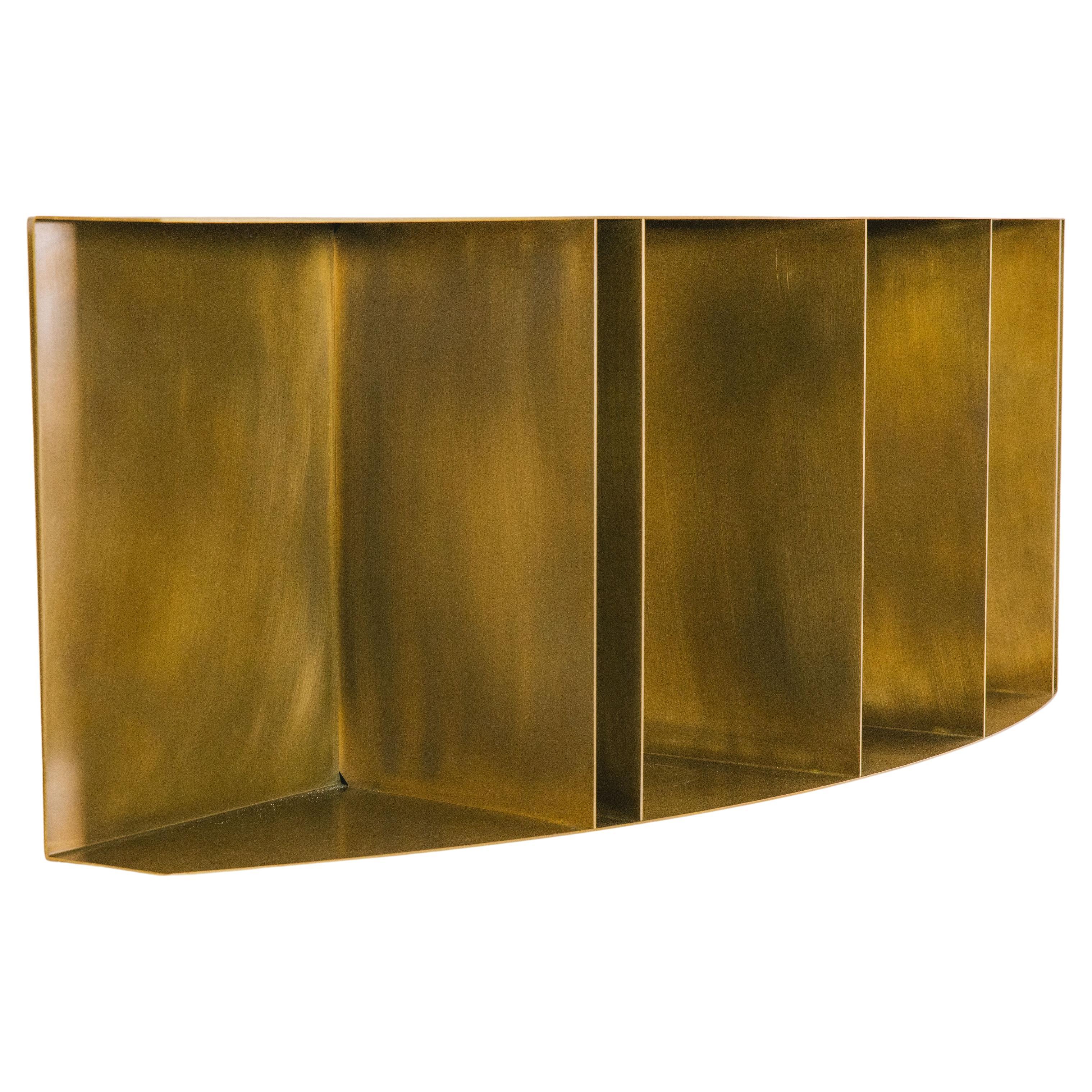 Mensola in ottone Chowa di Zincutec in vendita